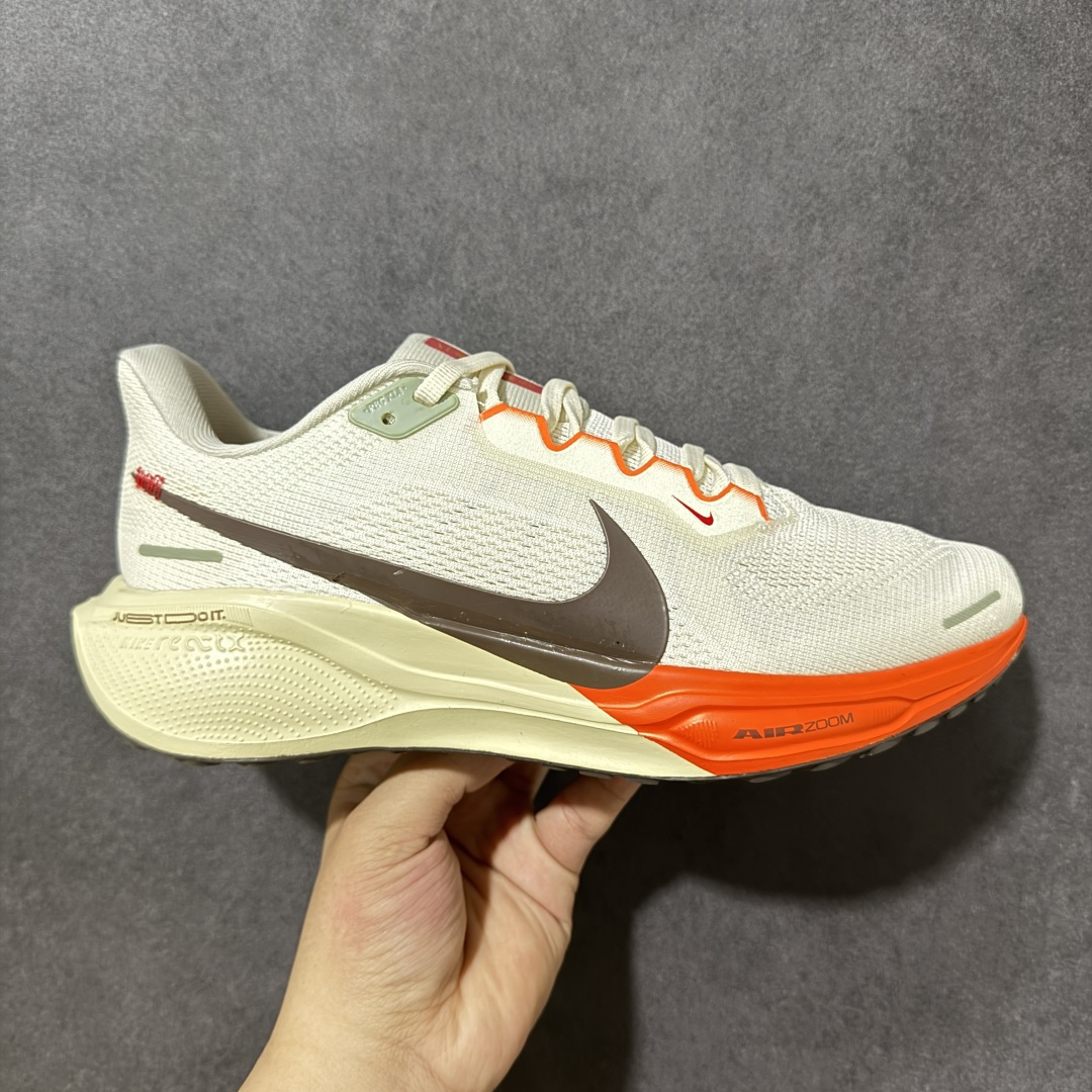 【原装公司级特价】Nk Zoom Pegasus 41 飞马41代 轻量减震透气休闲跑步鞋 正确细节还原 做工完美 区分市面其他版本 中底搭载前Zoom+全掌React配置 全部原鞋开发打造 所有细节全部同步原版 全新一代拥有 Zoom Air 一如既往的稳定感和流畅感 鞋面采用工程网眼设计 为特定高热区域营造出色透气性 进一步增加鞋面的穿孔数量 让足部能够快速散热 中足搭配 Flywire 飞线 在高速运动时营造舒适稳定的贴合感 内置Zoon气垫加持 动力十足！ 货号：HV5975-102 尺码：36 36.5 37.5 38 38.5 39 40 40.5 41 42 42.5 43 44 44.5 45 46-选品中心