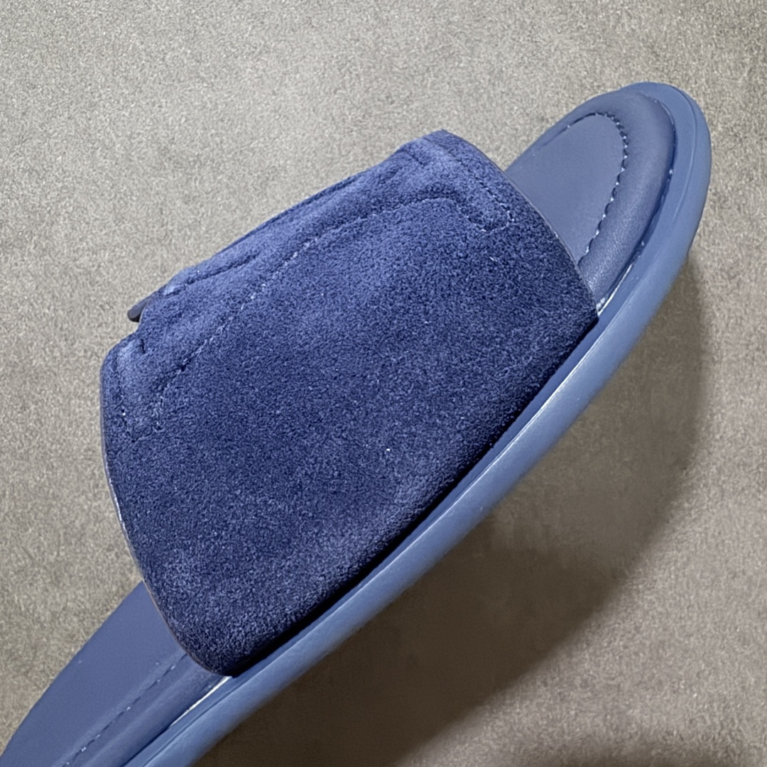 图片[8]-【X1版本】26新款配色 Louis Vuitton Portofion系列 牛皮革 圆头一字拖鞋 原版一比一开发 驴家 L家 Portofion 经典系列 2026最新经典款拖鞋款式 经典压花系列传承Trainer设计 今年绝比小爆款系列 高端零售可主推款。 原版一比一开发 专柜正品以发售 平台开始预售已上架，Zp10000+ 品质超赞👍 全鞋全真牛皮 私模独立开发原大底 市场独家 压花工艺 原版几乎接近一致 全套专柜一致包装。 尺码：40 41 42 43 44 45 46-选品中心