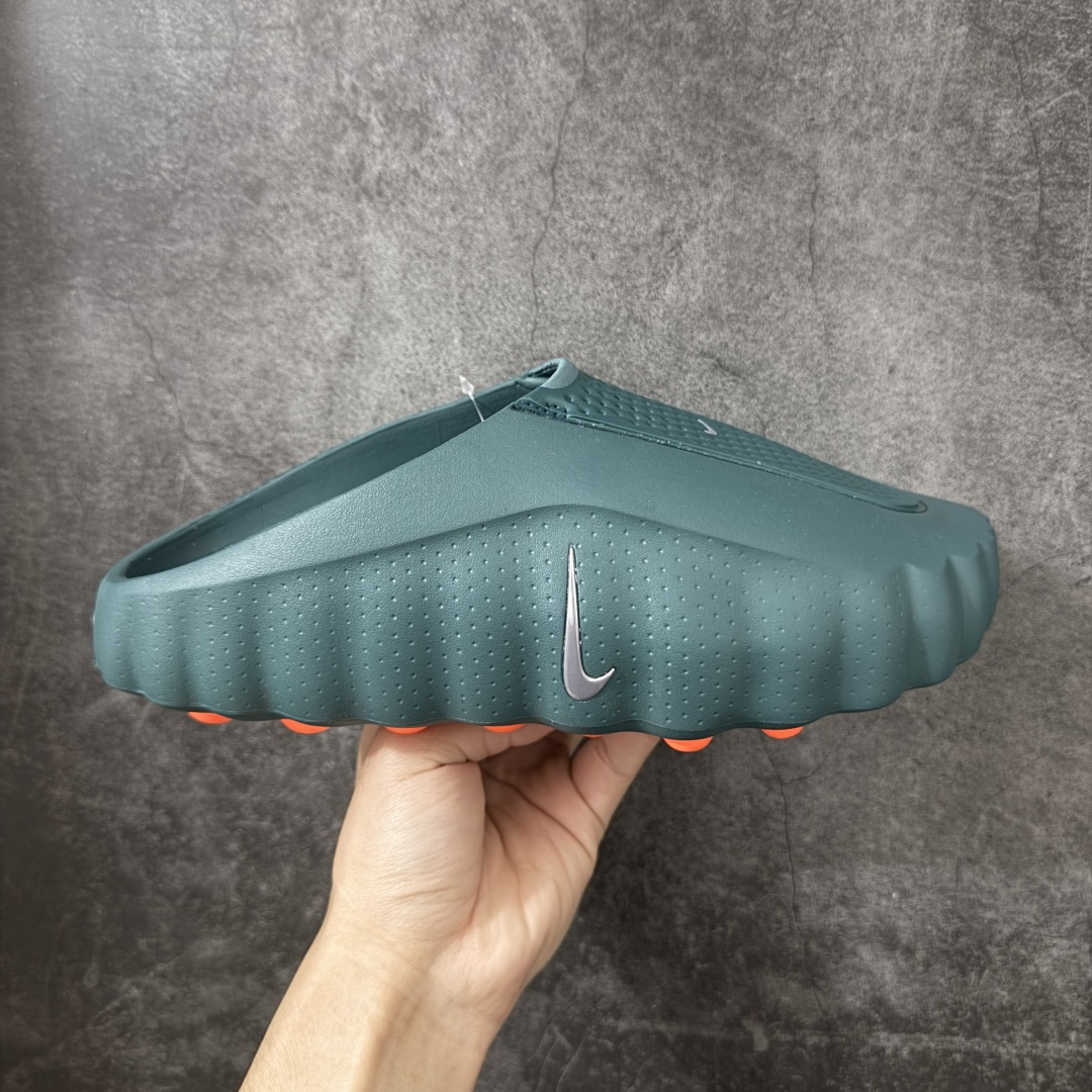 【XP纯原】Nike Mind 001 神经科学足底按摩包头拖鞋 绿色 HQ4307-300 同源ZP原材 匠心打造 🔹原厂MD一体发泡大底：全套原模开版，渐变雾面哑光喷漆，柔软回弹和ZP完全一致。 🔹22颗独立PEBAX泡棉按摩底：黑科技活塞式按摩脚感，踩下去的Q弹感和ZP无差。 🔹正确组合大底：鞋头前后跟橡胶贴片，耐磨防滑，细节还原到每一处。 🔹高还原细节：TPU电镀银Swoosh、针织透气鞋舌、高弹原鞋垫，清洁度拉满。 货号： HQ4307-300 尺码：36 36.5 37.5 38 38.5 39 40 40.5 41 42 42.5 43 44 44.5 45 46 47.5 48.5 ⚠️尺码提示：偏小一码，建议拍大一码，脚感更舒适。-选品中心