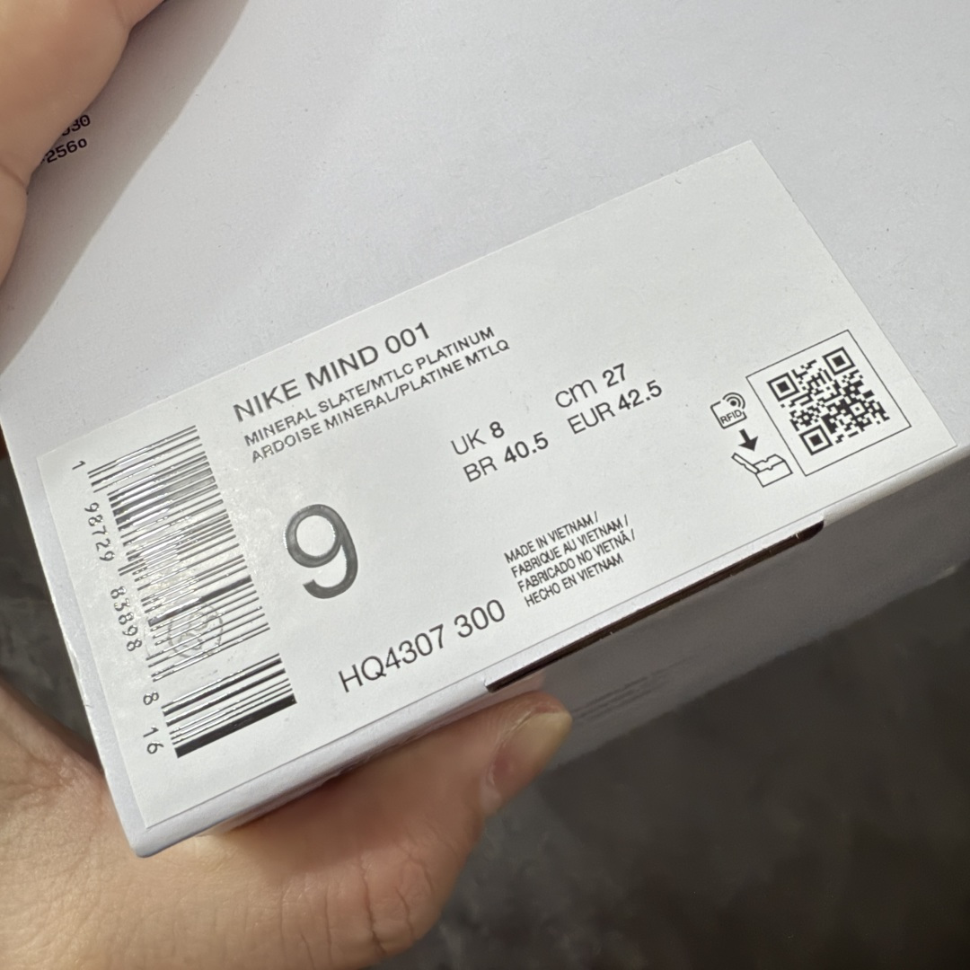 图片[9]-【XP纯原】Nike Mind 001 神经科学足底按摩包头拖鞋 绿色 HQ4307-300 同源ZP原材 匠心打造 🔹原厂MD一体发泡大底：全套原模开版，渐变雾面哑光喷漆，柔软回弹和ZP完全一致。 🔹22颗独立PEBAX泡棉按摩底：黑科技活塞式按摩脚感，踩下去的Q弹感和ZP无差。 🔹正确组合大底：鞋头前后跟橡胶贴片，耐磨防滑，细节还原到每一处。 🔹高还原细节：TPU电镀银Swoosh、针织透气鞋舌、高弹原鞋垫，清洁度拉满。 货号： HQ4307-300 尺码：36 36.5 37.5 38 38.5 39 40 40.5 41 42 42.5 43 44 44.5 45 46 47.5 48.5 ⚠️尺码提示：偏小一码，建议拍大一码，脚感更舒适。-选品中心