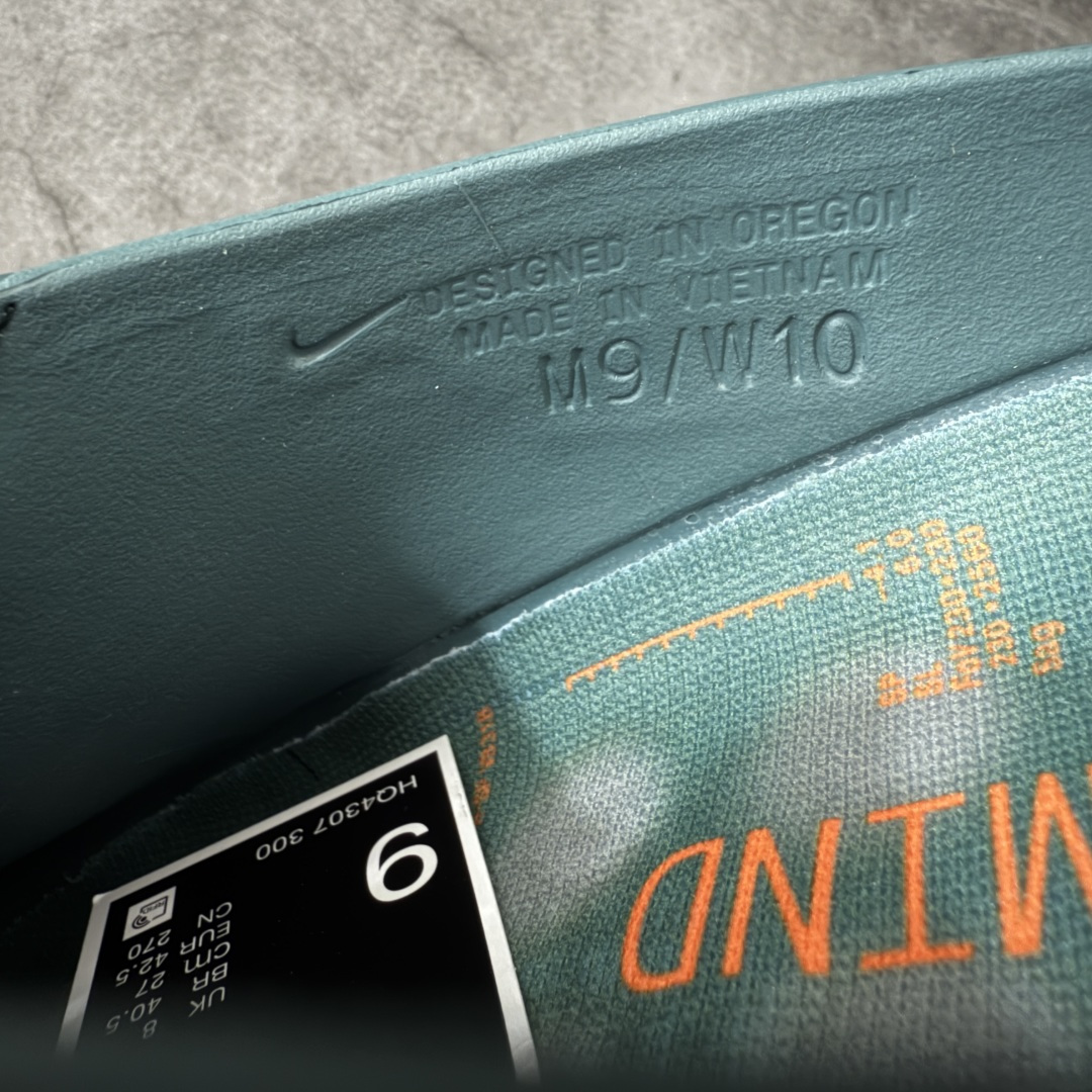 图片[5]-【XP纯原】Nike Mind 001 神经科学足底按摩包头拖鞋 绿色 HQ4307-300 同源ZP原材 匠心打造 🔹原厂MD一体发泡大底：全套原模开版，渐变雾面哑光喷漆，柔软回弹和ZP完全一致。 🔹22颗独立PEBAX泡棉按摩底：黑科技活塞式按摩脚感，踩下去的Q弹感和ZP无差。 🔹正确组合大底：鞋头前后跟橡胶贴片，耐磨防滑，细节还原到每一处。 🔹高还原细节：TPU电镀银Swoosh、针织透气鞋舌、高弹原鞋垫，清洁度拉满。 货号： HQ4307-300 尺码：36 36.5 37.5 38 38.5 39 40 40.5 41 42 42.5 43 44 44.5 45 46 47.5 48.5 ⚠️尺码提示：偏小一码，建议拍大一码，脚感更舒适。-选品中心