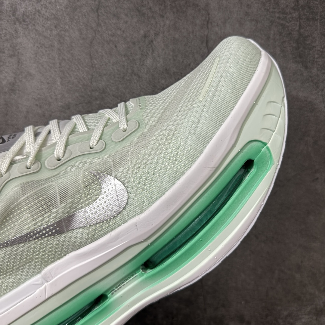 Nike VOMERO PREMIUM 耐克 舒适减震防滑 低帮跑步鞋全掌ReactX泡绵中底 前掌和后
