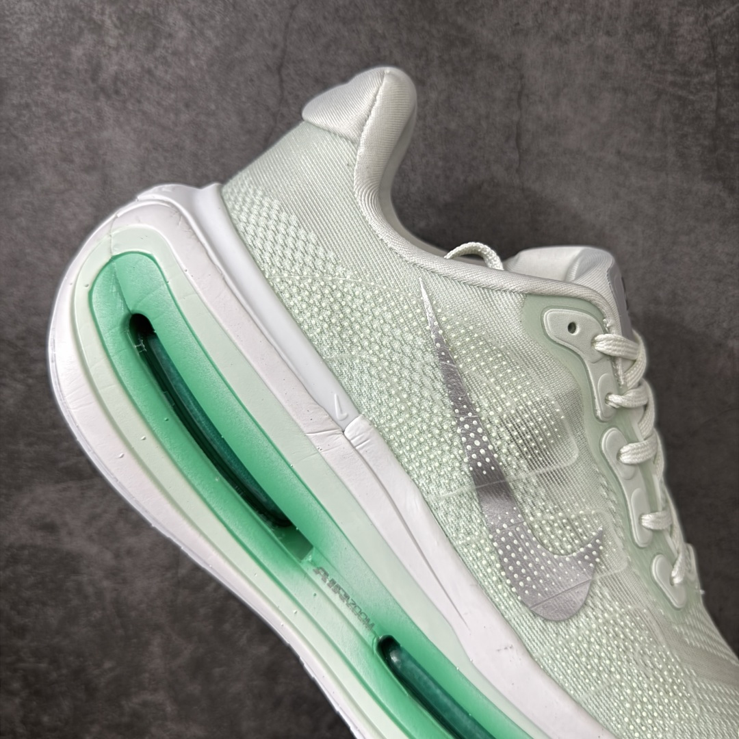 Nike VOMERO PREMIUM 耐克 舒适减震防滑 低帮跑步鞋全掌ReactX泡绵中底 前掌和后