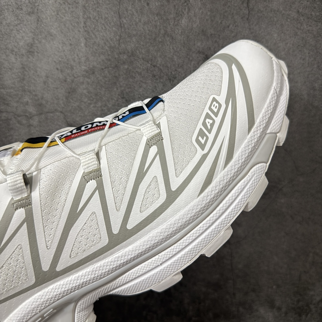 图片[6]-【性价比T0版】 Salomon XT-6 萨洛蒙复古潮流户外机能登山跑鞋 412529 全套原纸板楦头开发 原厂特供网布配套加持 确保原汁原味 完美呈现版型 原档数据独家私模五层组合大底 原装Ortholite轻量化鞋垫 中底布带钢印编号 原厂TPU锁扣 进口港宝加持 后跟自然饱满 还原公司包裹性 鞋面以“锯齿”状的包裹系统呈现 在基色底之下加入了各种色点缀 将公司的最新技术和时尚前卫的造型融入耐用的长跑款式中 鞋面由 TPU 薄膜制成 并焊接在高耐磨网眼上 使其既时尚又坚固 由 ACS底盘支撑 可增强稳定性和支撑力 以及由橡胶凸耳 Contragrip外底覆盖的 EVA 缓冲中底 旨在应对崎岖的地形 鞋舌上的彩色Salomon 标签、Quicklace 系统以及鞋头、鞋舌和鞋跟上的附加品牌使细节更加完美 让穿着者可以轻松驾驭户外与通勤下的任何运动生活场景 无缝鞋身户外随意纵横 颜值与脚感兼备 出街通勤 绝对非常吸睛 你值得拥有 尺码：36 36.5 37.5 38 38.5 39 40 40.5 41 42 42.5 43 44 44.5 45 46-莆田鞋