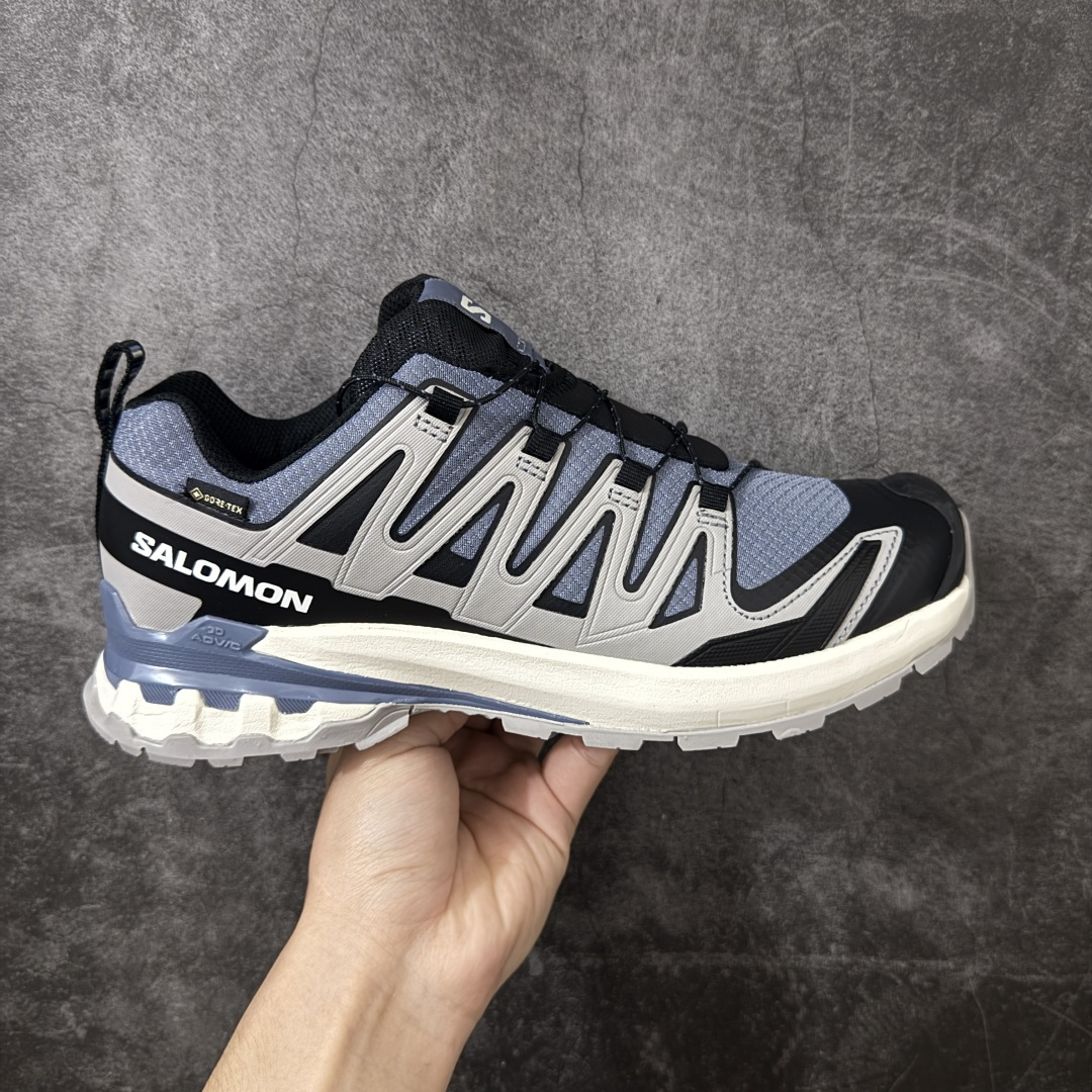 【纯原S版】SALOMON萨洛蒙 XA Pro 3D V9 GTX 圆头 支撑抓地 低帮 户外功能鞋 472706 原版开发 私模大底 成本极高 完美细节品质💪🏻 代购级百搭徒步鞋，适合在各种复杂地形中使用 Contagrip橡胶大底：具备卓越的抓地力，适用于泥泞、石头路面等复杂地形，确保穿着者稳如磐石。 Sensifit技术：智能鞋楦设计可全方位贴合足部，提供出色的包裹性，减少鞋子与脚之间的摩擦，使双脚在运动中更加稳定。 尺码：36-45-莆田鞋