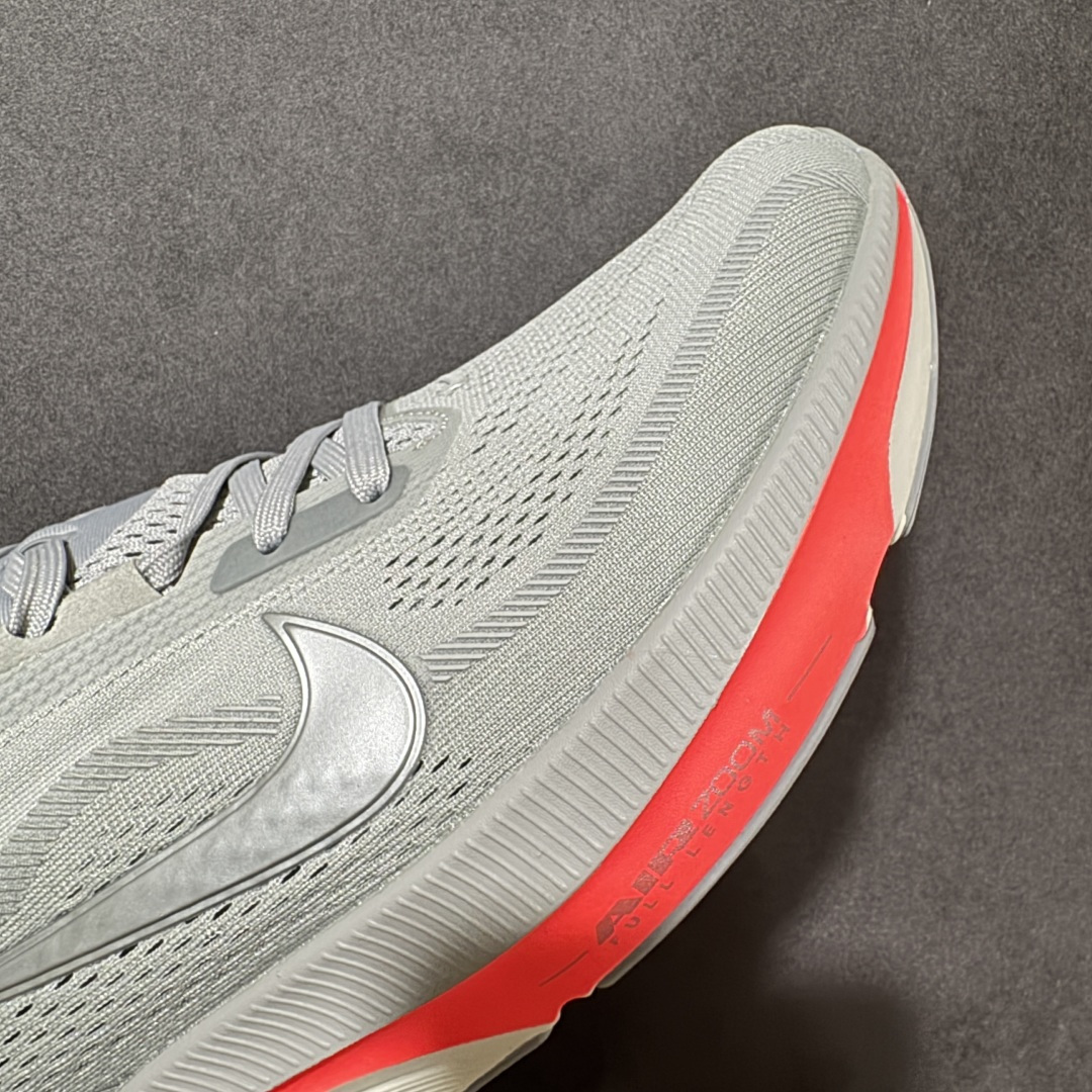 NK AIR ZOOM PEGASUS 42 登月休闲运动跑鞋兼顾迅疾外观和稳固脚感后跟覆面和中足动态支