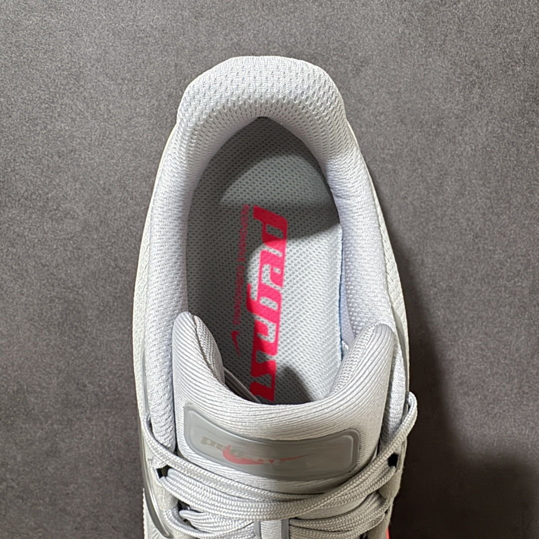 NK AIR ZOOM PEGASUS 42 登月休闲运动跑鞋兼顾迅疾外观和稳固脚感后跟覆面和中足动态支
