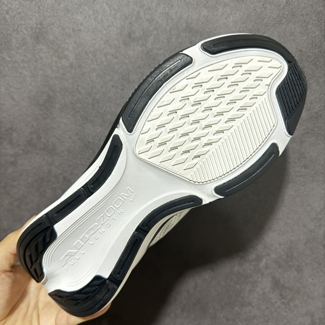 NK AIR ZOOM PEGASUS 42 登月休闲运动跑鞋兼顾迅疾外观和稳固脚感后跟覆面和中足动态支