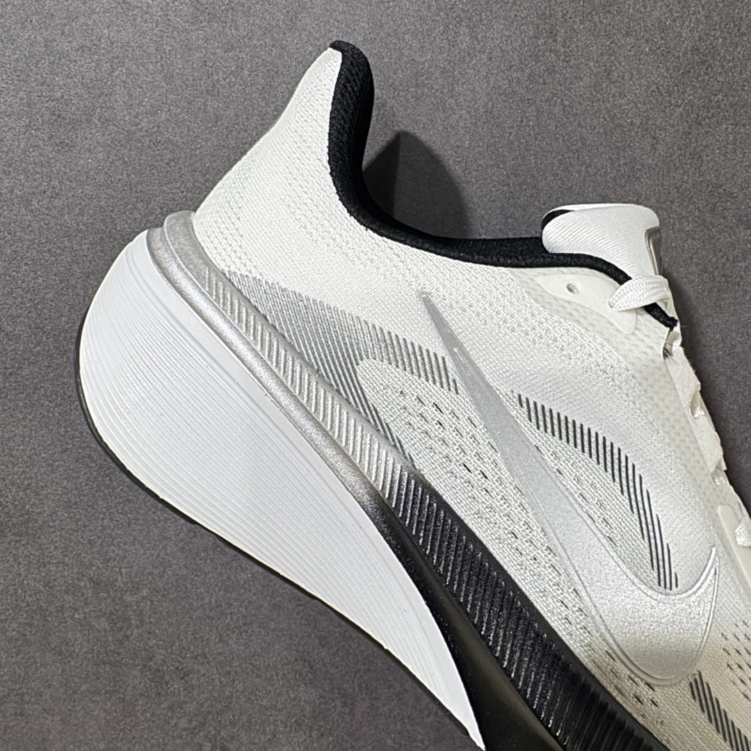 NK AIR ZOOM PEGASUS 42 登月休闲运动跑鞋兼顾迅疾外观和稳固脚感后跟覆面和中足动态支