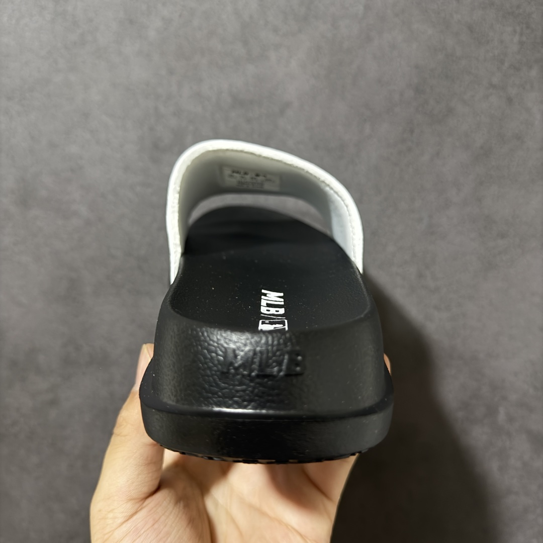 NY MLB Chunky Mound Basic 纽约洋基队 夏季休闲拖鞋 3ALPCMM4N(GP004)-Top High Quatity Cheap Sneakers Fashion Clothing Clothes Bags handbags Shoes of all Brand wholesale With The best Quality And Beautiful Price from China Factory Chinese suppliers wholesaler seller NY MLB Chunky Mound Basic 纽约洋基队 夏季休闲拖鞋 3ALPCMM4N(GP004)