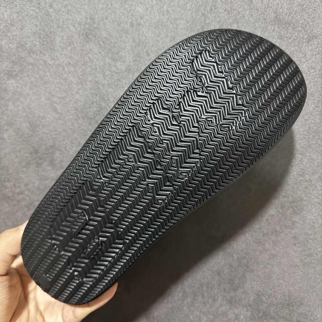 NY MLB Chunky Mound Basic 纽约洋基队 夏季休闲拖鞋 3ALPCMM4N(GP004)-Top High Quatity Cheap Sneakers Fashion Clothing Clothes Bags handbags Shoes of all Brand wholesale With The best Quality And Beautiful Price from China Factory Chinese suppliers wholesaler seller NY MLB Chunky Mound Basic 纽约洋基队 夏季休闲拖鞋 3ALPCMM4N(GP004)