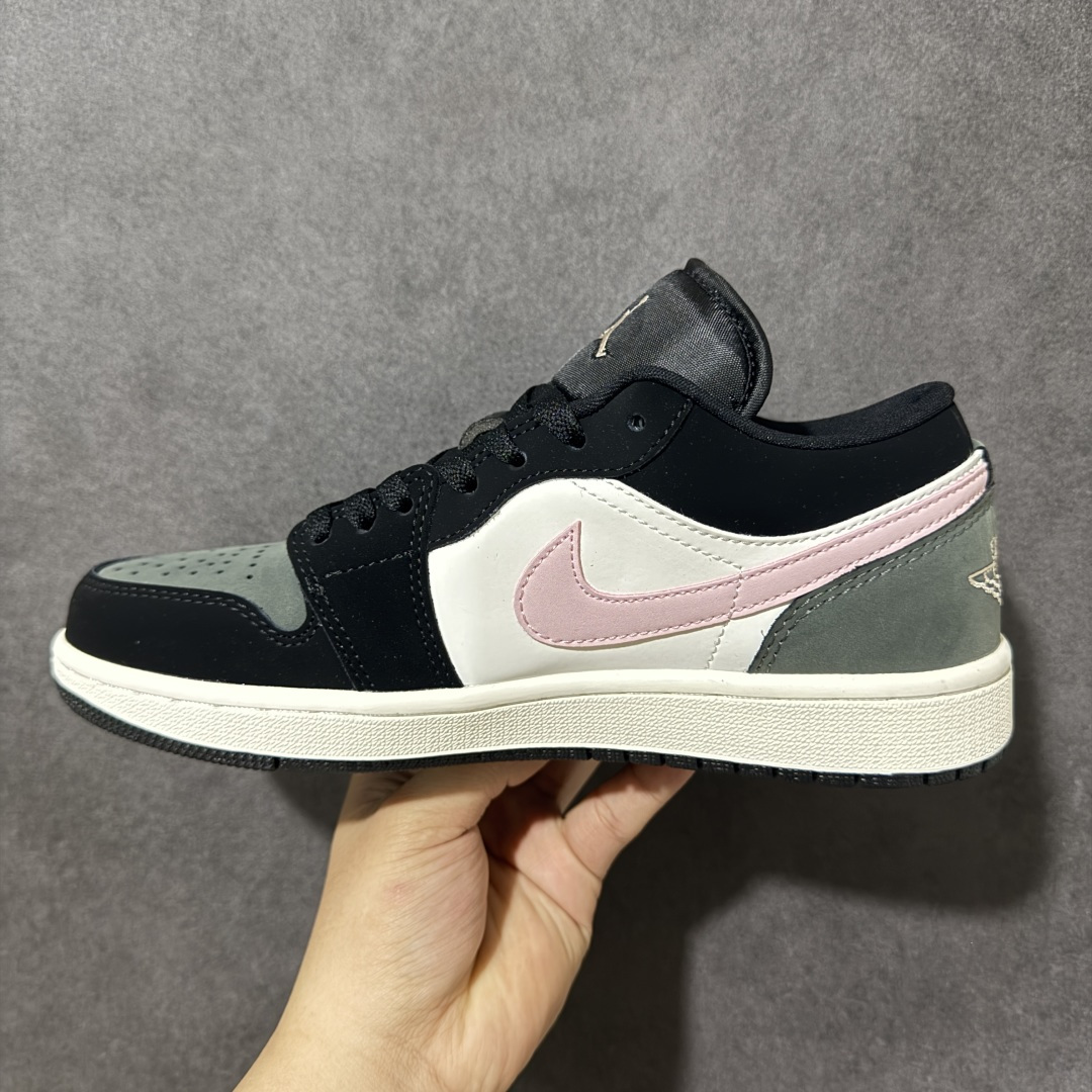 图片[2]-【K版】Nike Air Jordan 1 Low OG SP白灰粉 直接把青春感拉满低帮版型不挑脚型，鞋身荔枝纹质感拉满，大厂纯原品质出货 超高清洁度 皮料切割干净无任何毛边 细节完美 货号：II3788-003 尺码：36-46（半） 编码：XSB230240-选品中心