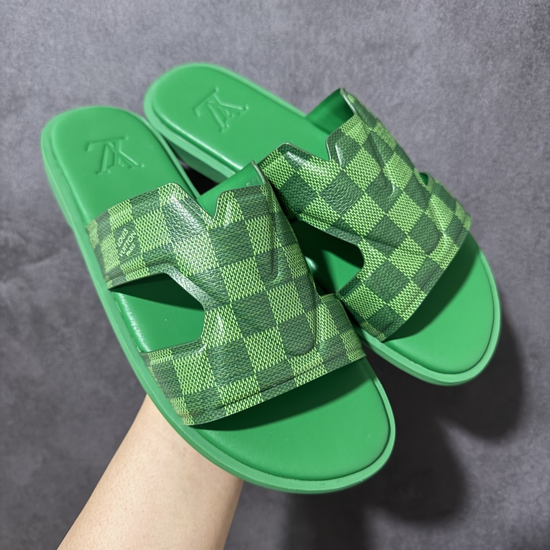 X1版本 26新款配色 Louis Vuitton Portofion系列 牛皮革 圆头一字拖鞋-Top High Quatity Cheap Sneakers Fashion Clothing Clothes Bags handbags Shoes of all Brand wholesale With The best Quality And Beautiful Price from China Factory Chinese suppliers wholesaler seller X1版本 26新款配色 Louis Vuitton Portofion系列 牛皮革 圆头一字拖鞋