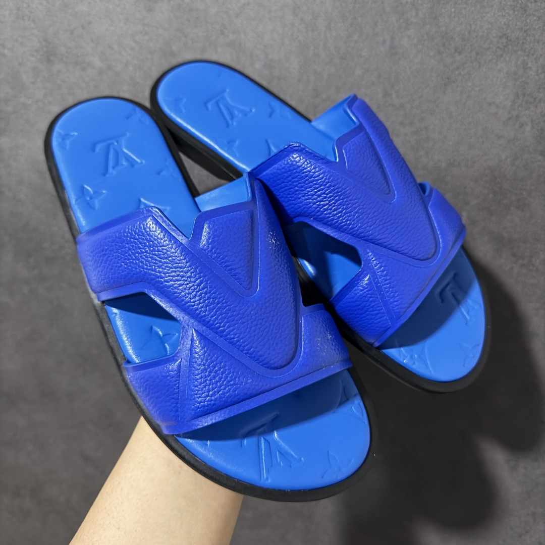 X1版本 26新款配色 Louis Vuitton Portofion系列 牛皮革 圆头一字拖鞋-Top High Quatity Cheap Sneakers Fashion Clothing Clothes Bags handbags Shoes of all Brand wholesale With The best Quality And Beautiful Price from China Factory Chinese suppliers wholesaler seller X1版本 26新款配色 Louis Vuitton Portofion系列 牛皮革 圆头一字拖鞋