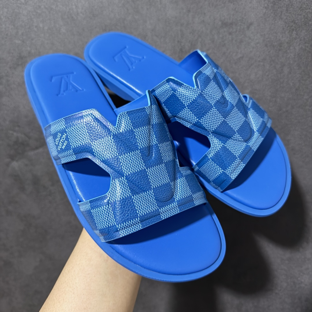 X1版本 26新款配色 Louis Vuitton Portofion系列 牛皮革 圆头一字拖鞋-Top High Quatity Cheap Sneakers Fashion Clothing Clothes Bags handbags Shoes of all Brand wholesale With The best Quality And Beautiful Price from China Factory Chinese suppliers wholesaler seller X1版本 26新款配色 Louis Vuitton Portofion系列 牛皮革 圆头一字拖鞋