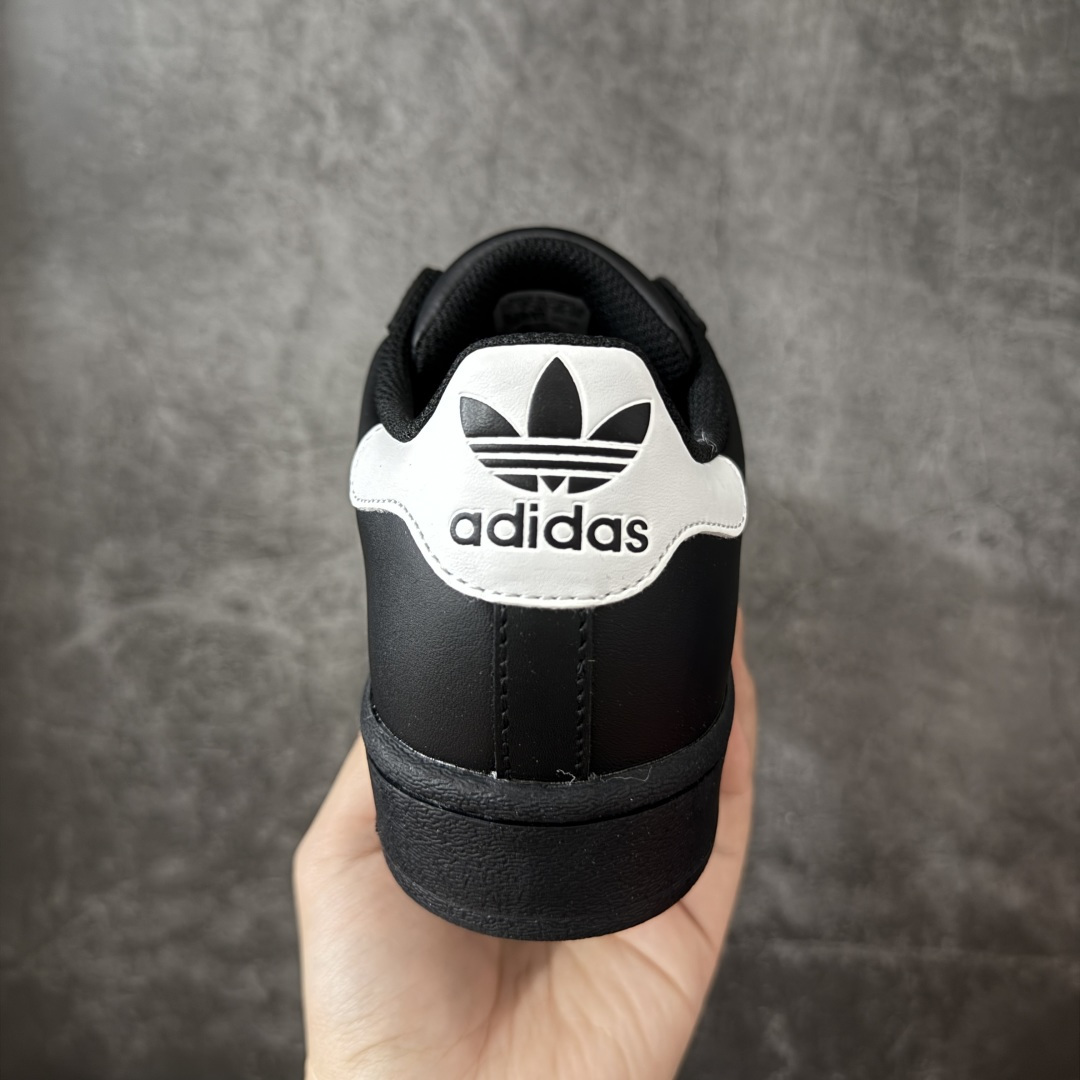 图片[4]-【H11顶级头层版】adidas originals Superstar 2 贝壳头 简约经典 舒适时尚 复古板鞋 男女同款 黑白 货号：EG4959 全新升级版 皮料改进至头层原厂皮 原盒 原底原料 开模打造 原厂织唛鞋标 高精密准度 原楦原纸板开发 匹配原版98%以上 后跟垫棉独家呈现 反口里弧度正确 原厂鞋垫 背胶 后跟电绣针数 与正品一致 原厂皮料 原厂车缝线 质感无敌 皮料切割干净 无任何毛边 清洁度细节完美 进口港宝加持 后跟自然饱满 还原公司包裹性 鞋面采用原装数据贴合技术 全方位贴合包裹脚型 鞋跟部鞋底牵引设计 提供强大的抓地性能 更适应不同实战场地路面 尺码：35.5 36 36.5 37.5 38 38.5 39 40 40.5 41 42 42.5 43 44 45-选品中心