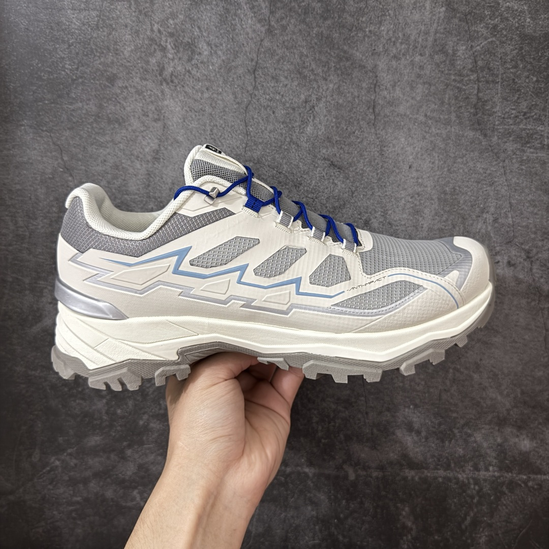 【GX纯原】凯乐石KAILAS 远征5 FLT 舒适简约经典登山 防滑耐磨 低帮 徒步鞋 鞋面材质：运用耐磨防砂网布，能防止沙石进入鞋内，同时具备良好的透气性，可让脚部保持干爽。 \\t鞋底性能：搭载Vibram防滑耐磨大底，有出色的抓地力，仿鲨齿纹路设计，能应对各种复杂路面；鞋底还能提供良好的稳定性和支撑力，减少脚部疲劳。 \\t防水技术：采用FILTERTEC防水透气技术，防水指数高达8000mm H₂O，能有效防止雨水渗透，同时能保持脚面干爽。 \\t细节设计：鞋头采用橡胶防撞包边，保护脚趾免受伤害；鞋舌一体式设计，防止碎石泥沙进入；采用亚洲人脚型鞋楦设计，配合中腰包裹，提高舒适性。 适用场景：适合多日或单日轻装徒步，也可用于城市通勤，是一双兼顾户外与日常穿着的多功能鞋子。 尺码：36-45-选品中心