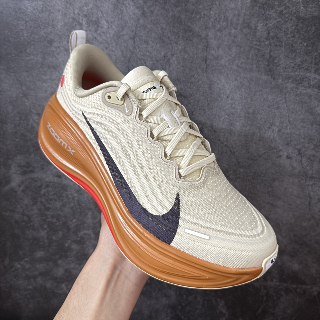 Nike Air Zoom Vomero Plus 全新科技运动跑鞋 IM6679-258目前市场最