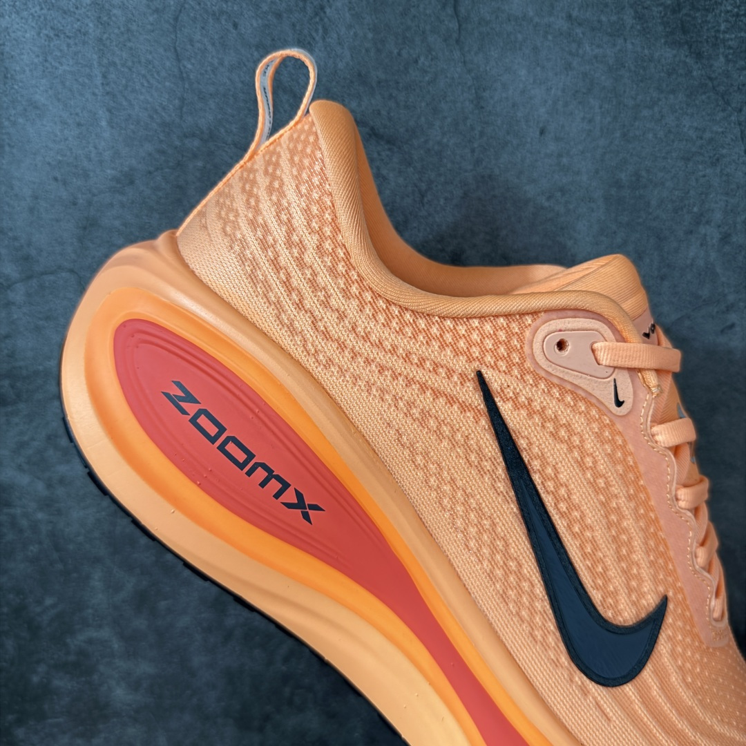 图片[7]-【DF纯原版】Nike Air Zoom Vomero Plus 全新科技运动跑鞋 HV8150-801    市场顶级版本 原版购入开发 鞋面采用硅胶发泡立体印刷 临界ZOOM X泡棉超软弹大底 区别市场一体底 超高质检清洁度 一切材质配件均与原版一致 原楦原纸板开发 匹配原版98%以上 完美弧度版型 原厂鞋标 高端玩家必推版本 高价零售必推版本 这双鞋简直是时尚与科技的完美融合。 经典黑色鞋面，质感爆棚，搭配超亮眼的银色大勾子，瞬间成为街头焦点。不仅颜值在线，缓震性能更是一绝 不管是日常出街还是慢跑锻炼，都能给双脚极致舒适体验。 码段：36-45-选品中心