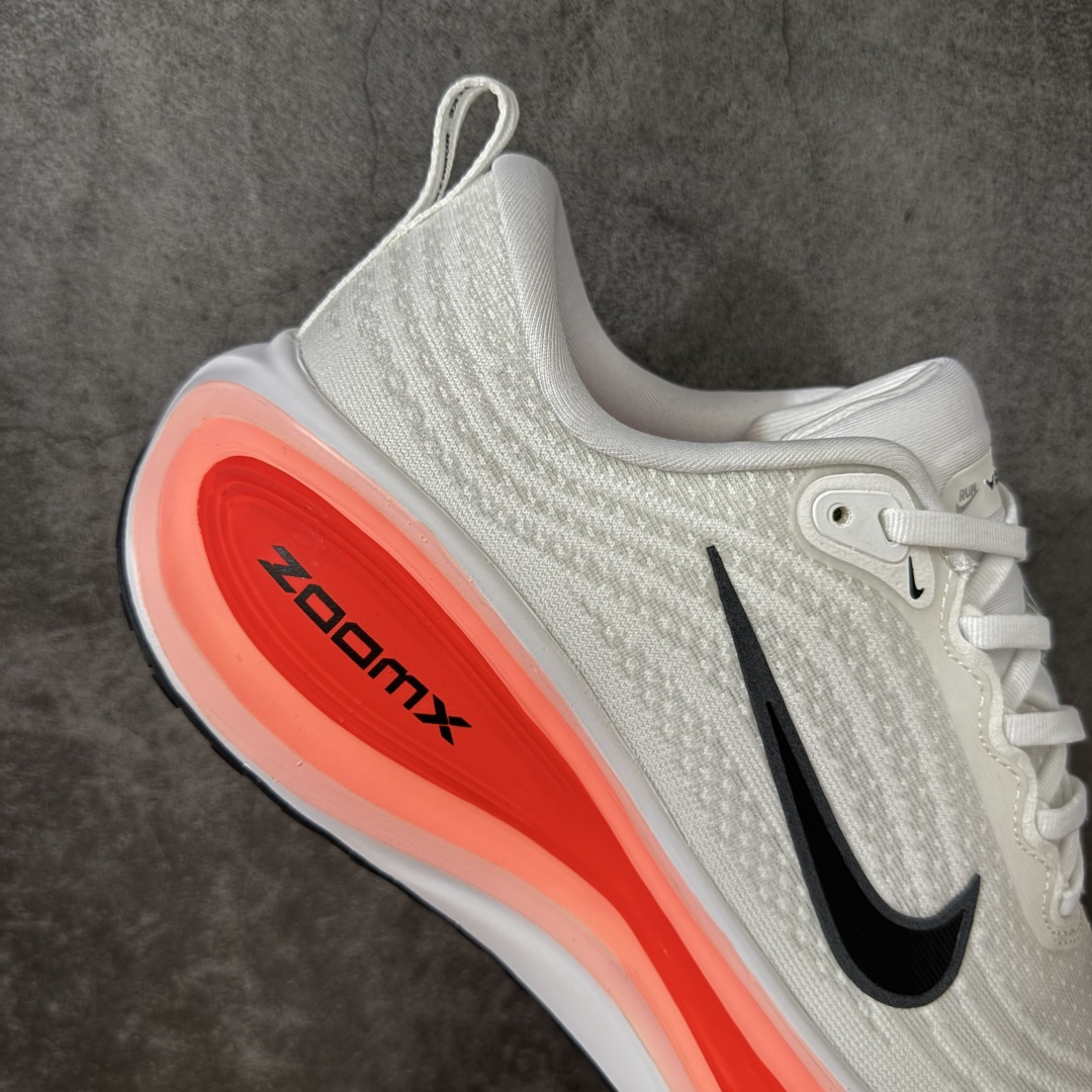 图片[7]-【DF纯原版】Nike Air Zoom Vomero Plus 全新科技运动跑鞋 HV8150-100    市场顶级版本 原版购入开发 鞋面采用硅胶发泡立体印刷 临界ZOOM X泡棉超软弹大底 区别市场一体底 超高质检清洁度 一切材质配件均与原版一致 原楦原纸板开发 匹配原版98%以上 完美弧度版型 原厂鞋标 高端玩家必推版本 高价零售必推版本 这双鞋简直是时尚与科技的完美融合。 经典黑色鞋面，质感爆棚，搭配超亮眼的银色大勾子，瞬间成为街头焦点。不仅颜值在线，缓震性能更是一绝 不管是日常出街还是慢跑锻炼，都能给双脚极致舒适体验。 码段：36-45-选品中心