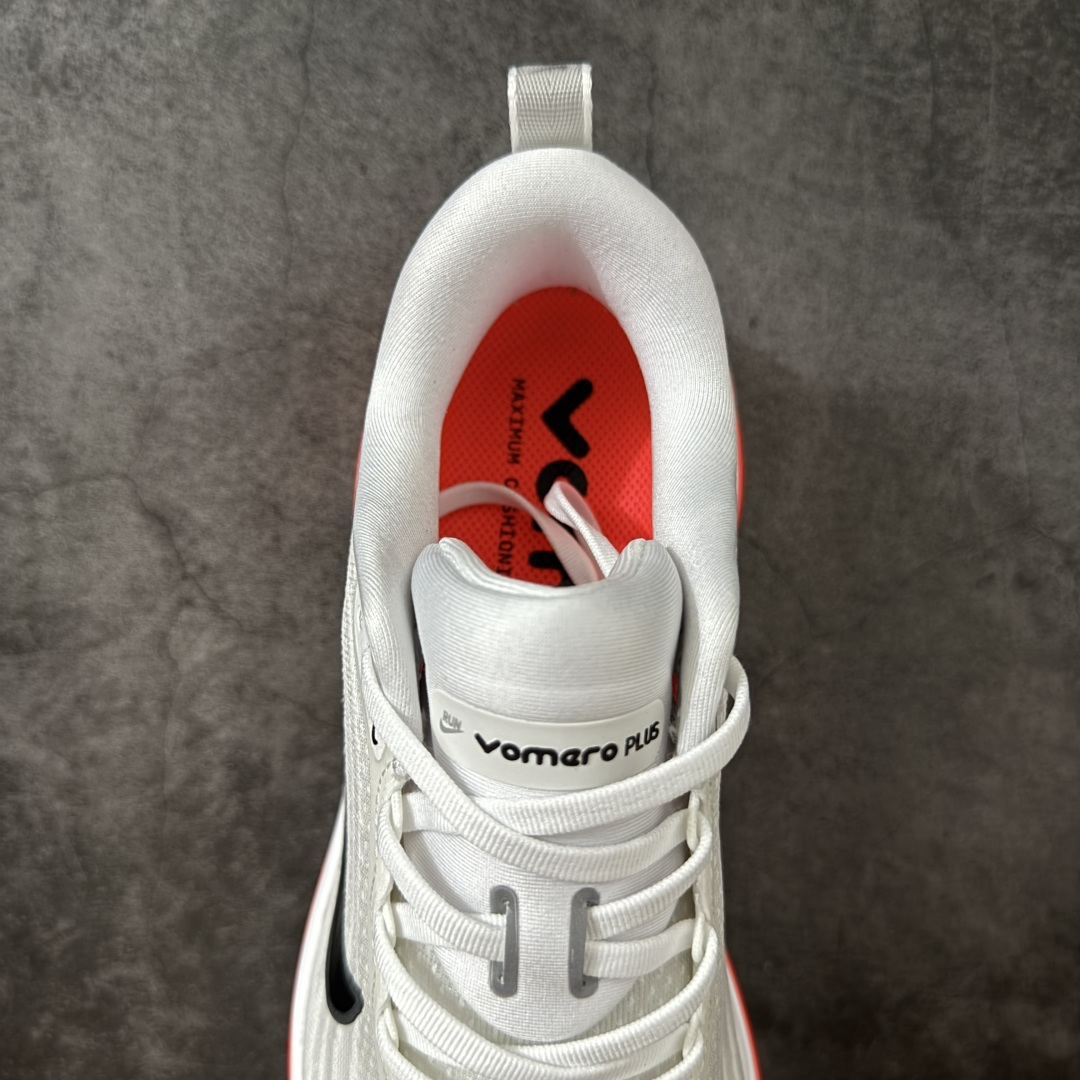 图片[8]-【DF纯原版】Nike Air Zoom Vomero Plus 全新科技运动跑鞋 HV8150-100    市场顶级版本 原版购入开发 鞋面采用硅胶发泡立体印刷 临界ZOOM X泡棉超软弹大底 区别市场一体底 超高质检清洁度 一切材质配件均与原版一致 原楦原纸板开发 匹配原版98%以上 完美弧度版型 原厂鞋标 高端玩家必推版本 高价零售必推版本 这双鞋简直是时尚与科技的完美融合。 经典黑色鞋面，质感爆棚，搭配超亮眼的银色大勾子，瞬间成为街头焦点。不仅颜值在线，缓震性能更是一绝 不管是日常出街还是慢跑锻炼，都能给双脚极致舒适体验。 码段：36-45-选品中心