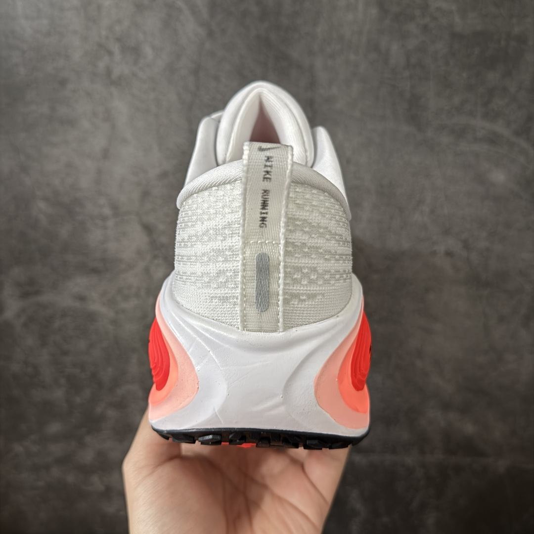 图片[4]-【DF纯原版】Nike Air Zoom Vomero Plus 全新科技运动跑鞋 HV8150-100    市场顶级版本 原版购入开发 鞋面采用硅胶发泡立体印刷 临界ZOOM X泡棉超软弹大底 区别市场一体底 超高质检清洁度 一切材质配件均与原版一致 原楦原纸板开发 匹配原版98%以上 完美弧度版型 原厂鞋标 高端玩家必推版本 高价零售必推版本 这双鞋简直是时尚与科技的完美融合。 经典黑色鞋面，质感爆棚，搭配超亮眼的银色大勾子，瞬间成为街头焦点。不仅颜值在线，缓震性能更是一绝 不管是日常出街还是慢跑锻炼，都能给双脚极致舒适体验。 码段：36-45-选品中心