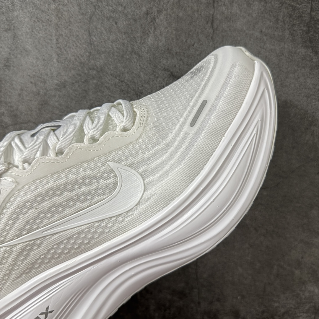 Nike Air Zoom Vomero Plus 全新科技运动跑鞋 HV8150-102市场顶级版
