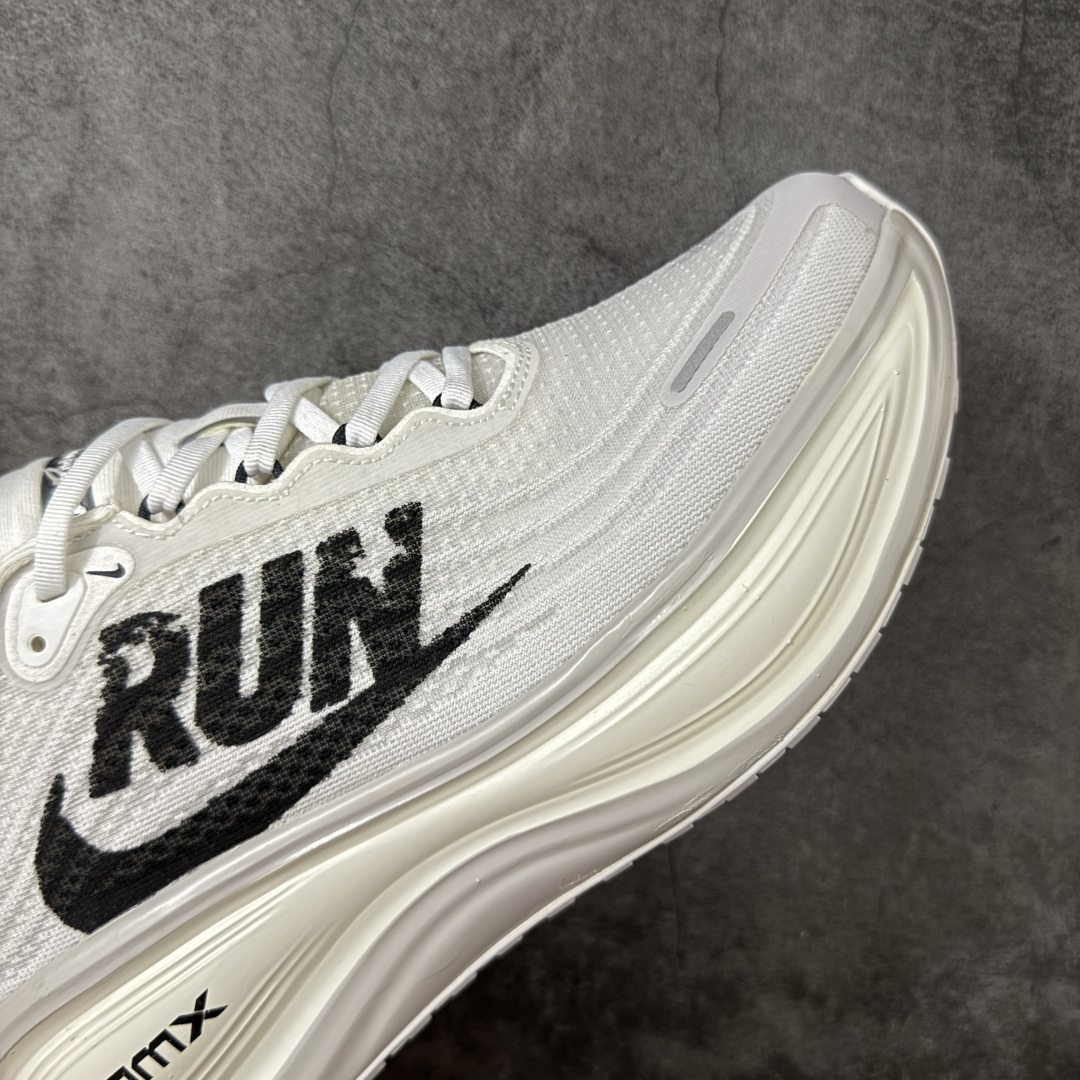 Nike Air Zoom Vomero Plus 全新科技运动跑鞋 IH2268-100市场顶级版