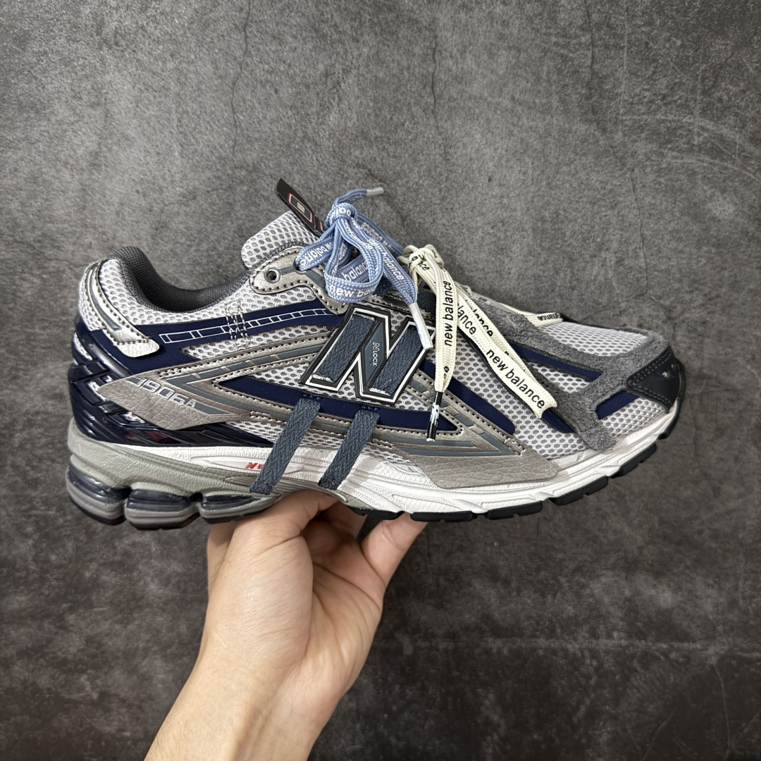 【纯原K版】新百伦New Balance M1906AR系列低帮复古老爹风休闲运动慢跑鞋 U19064F6 双绑带版本（另附一副原版鞋带） 全新大厂出品 市场第一梯队品质 绝对秒杀市场货 完美版型 正确组合大底 区别市场刷漆底版本 全套原楦原纸板原厂数据开发 进口三明治网面 原装进口皮料正确卡色 正确中底拉帮中底网布细节 原厂标裁 带紫光防伪 定制后跟透明水晶模块 冲裁组合 大底贴合程度胶水上色把控完美 整洁度挑战全网艺术家 多道序QC把关品质完善 匠心打造 耗时多月开发完成 工艺极其复杂难度可想而知 新开独立私模大底 正确六层组合大底 高端零售专供产物 尺码：36 37 37.5 38 38.5 39 40 40.5 41 42 42.5 43 44 45 46-莆田鞋
