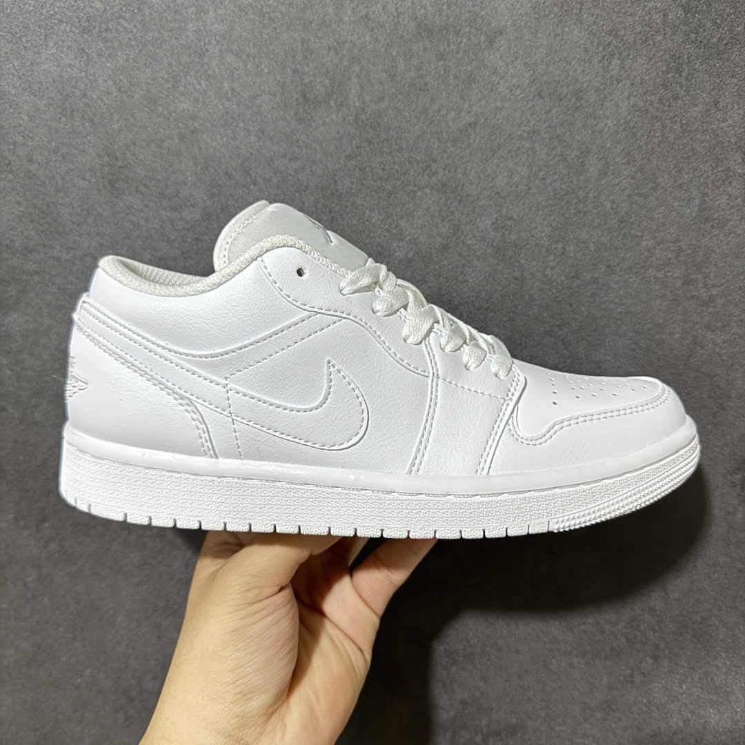 【H11纯原】Nike Air Jordan 1 Low SE AJ1 乔一 舒适贴合 防滑耐磨 低帮 复古篮球鞋 货号：553558-136 尺码：35.5 36 36.5 37.5 38 38.5 39 40 40.5 41 42 42.5 43 44 45 46 47.5 #H11顶级纯原 纯原外贸平台特供订单 #全套原纸板楦头开发 #原厂特供材料配套加持 #确保原汁原味 完美呈现版型 #原档数据独家私模大底 #男女鞋同步官方开发至48.5 #原装进口轻量化鞋垫 #进口港宝加持 后跟自然饱满 还原公司包裹性 #鞋面采用原装数据贴合技术 #全方位贴合包裹脚型 #鞋跟部鞋底牵引设计 #提供强大的抓地性能 #更适应不同实战场地路面-选品中心