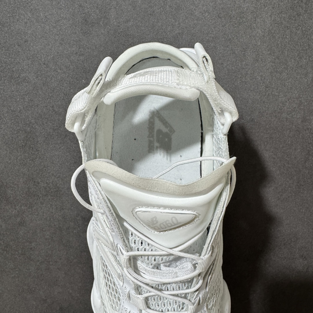 图片[6]-【公司级】New Balance 9060系列 新百伦 复古休闲运动慢跑鞋 鞋面大身由空间双格及磨砂鞋面拼接而生 采用大面积网眼以及麂皮材质覆盖鞋身 还原经典气质 搭载ABZORB避震科技 由泡沫聚酯制成 上脚可以有效减少由鞋底反弹对身体及双腿的冲击力 货号：U90606B5 尺码：36 37 37.5 38 38.5 39.5 40 40.5 41.5 42 42.5 43 44 45-莆田鞋