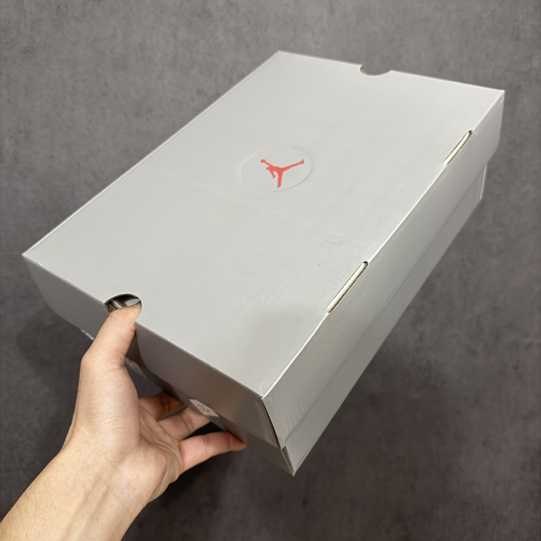 Air Jordan AJ13 2026复刻版海军蓝 猫眼 IW3808-400全新订单配色 高端零售外
