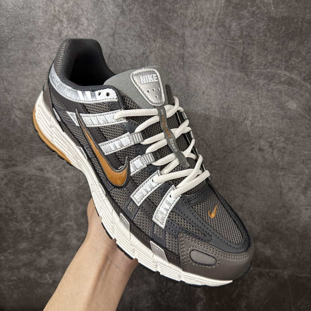 Nike P-6000 复古跑鞋又能出街又能跑步！Nike p-6000 女子跑鞋内外侧都用了灰色的钩子