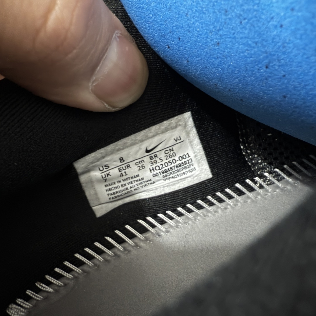 图片[9]-【XE纯原】NIKE VOMERO PREMIUM 全掌气垫缓震网面运动跑鞋 市场最强 没有之一 纯原生产线出品 原版开发 全部原材料 细节一比一打造 完美还原zp脚感 正确前后分离式两片纤维柱气垫 上下包裹超软弹泡棉 正确组合大底 区别市场通货 版型完美 鞋面材料同步原版1：1 全部原版开发校对 欢迎对比💪🏻 Nike 运用 Air技术专利，推出 Nike Pegasus Premium，沿用经典 Pegasus 系列产品深受跑者喜爱的缓震功能，并配置 Nike 首款可见式塑形 Air Zoom 气垫。 全掌可见的AirZoom首次在Pegasus系列中出现，模仿了Vaporfly的碳板曲线，增强了跑步时的流畅过渡。 货号：HQ2050-001 尺码：39-46（半）-选品中心