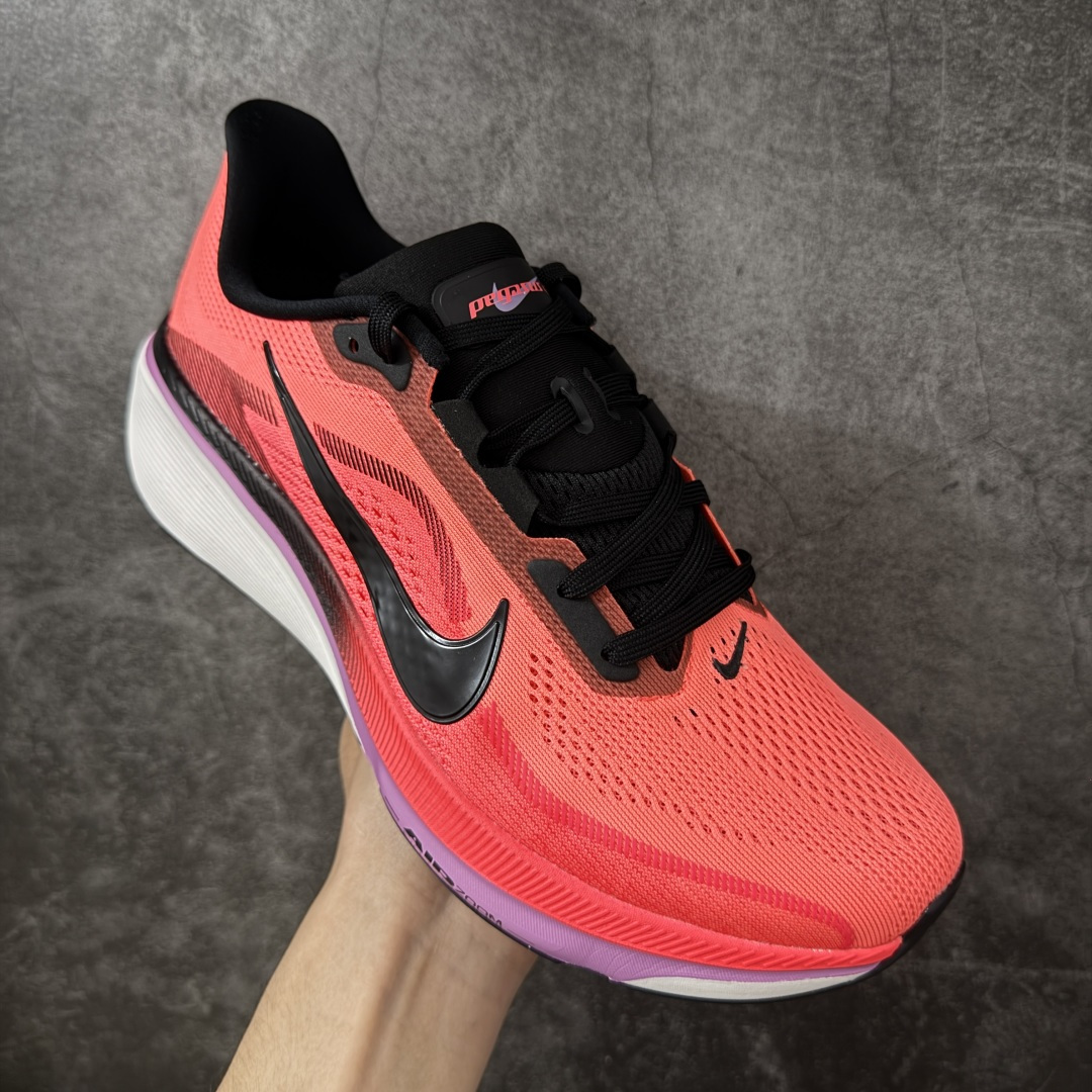图片[3]-【XE纯原】Nike Air Zoom Pegasus 42 登月42代超级飞马系列马拉松跑步鞋 IB1881-602 平台专供 充正品质 之前未流通市场版本 内里嵌入定型海绵 中底搭载前Zoom+全掌React配置 全部原鞋开发打造 所有细节全部同步原版 全新一代拥有 Zoom Air 一如既往的稳定感和流畅感 鞋面采用工程网眼设计 为特定高热区域营造出色透气性 进一步增加鞋面的穿孔数量 让足部能够快速散热 中足搭配 Flywire 飞线 在高速运动时营造舒适稳定的贴合感 内置Zoon气垫加持 动力十足！ 尺码： 36-46-选品中心