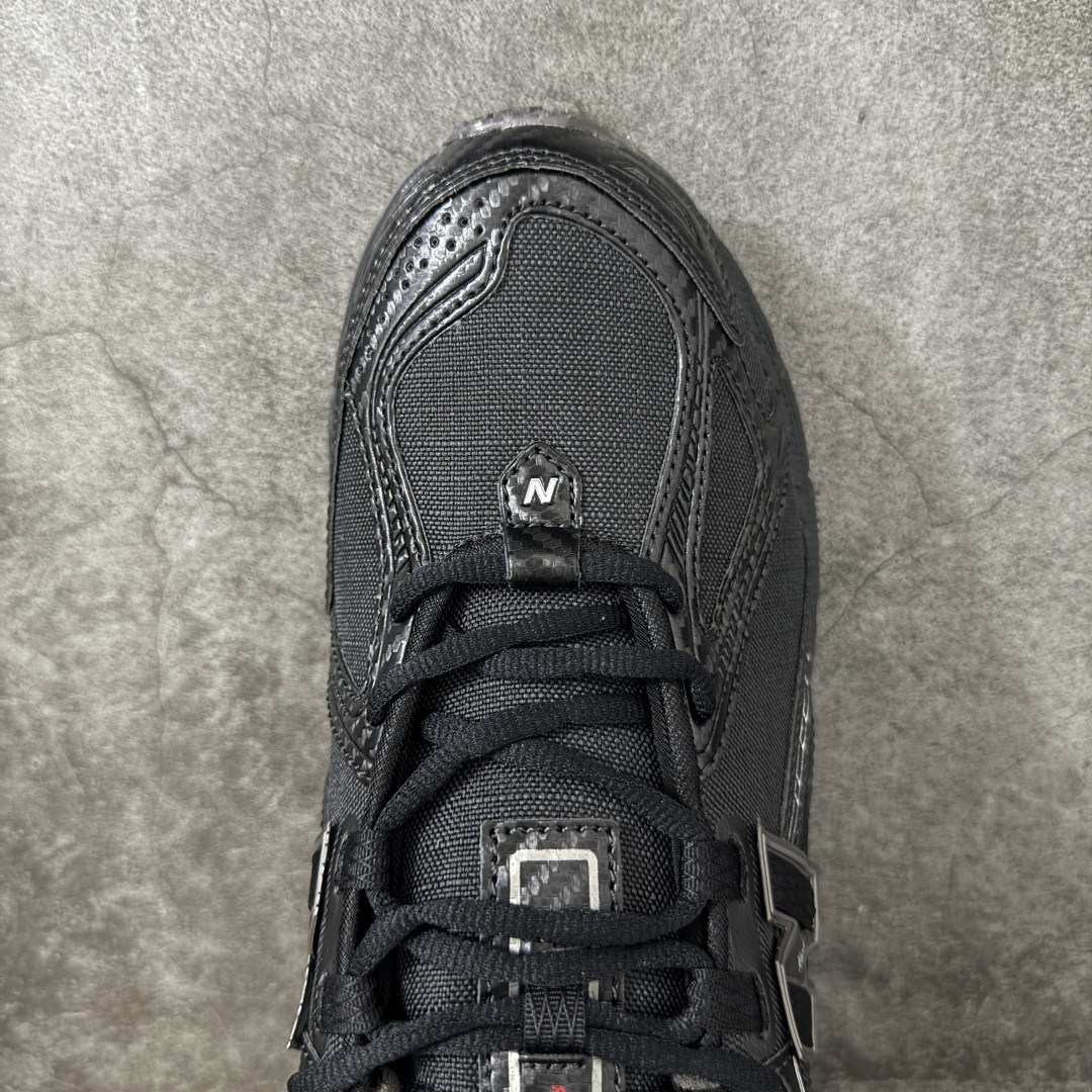 图片[5]-【纯原版】NB新百伦New Balance NB1906 U1906ROE系列复古老爹风休闲运动慢跑鞋 采用轻质牛剖革拼接透气网眼衬垫织物鞋面材质#T-Beam大底提供足步弓支撑，保持步态稳定#后跟搭载外露缓震胶 鞋身整体以各种深浅不一的灰色覆盖，鞋头以淡蓝色调装饰，网眼衬垫通过不规律的色块实现做旧的美感，泛黄的鞋底更是进一步增添了复古气息。 尺码：36 37 37.5 38 38.5 39.5 40 40.5 41.5 42 42.5 43 44 45 46.5-莆田鞋