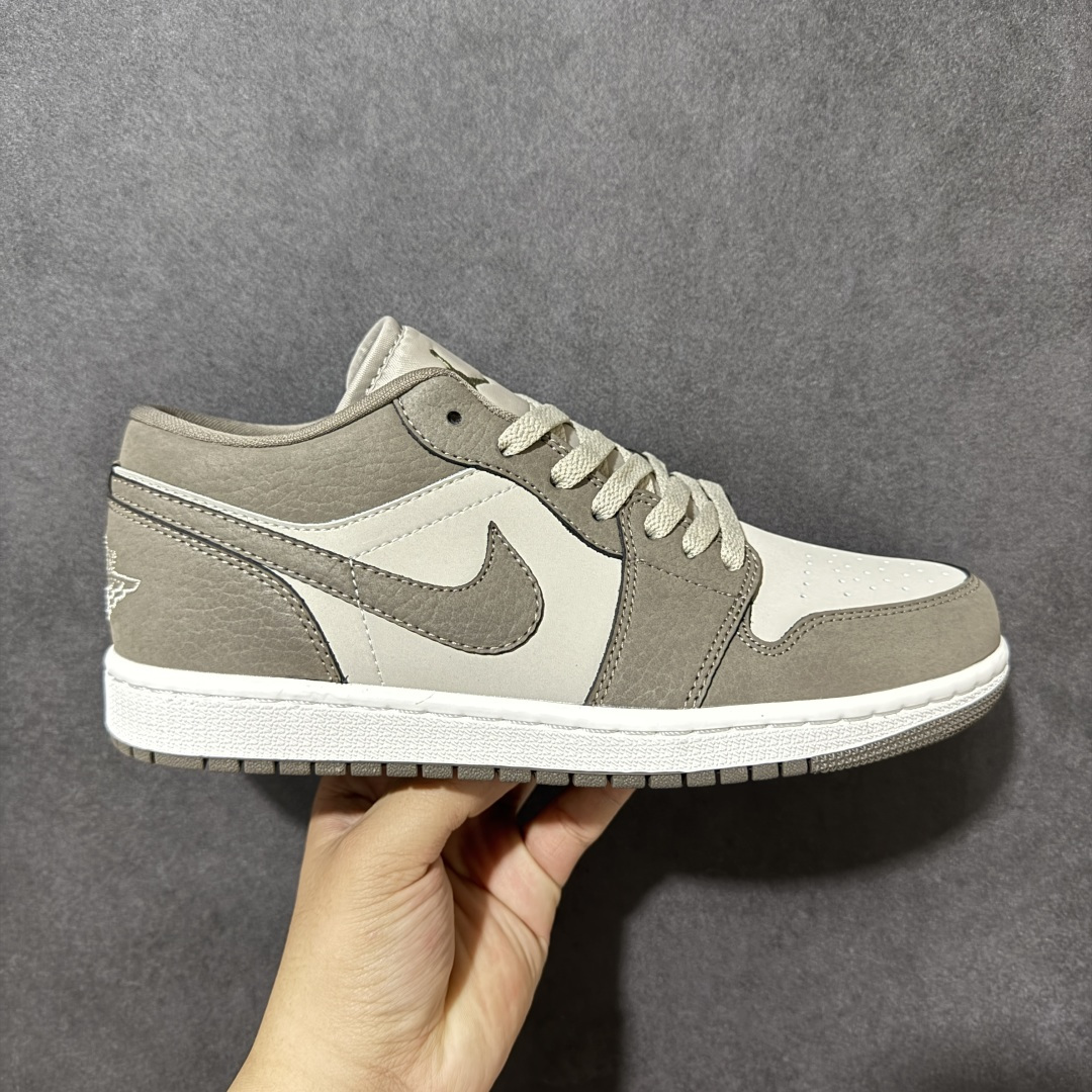 【K版纯原】Air Jordan AJ1 Low 低帮 IU7552-040 全新流水线出品 市场第二梯队最强版 全部原鞋开发 原楦原纸板开发 全鞋电脑针车 原厂内置全掌气垫 原盒内在原标 唯一Zp原版鞋带绑法 免检产品 全新2022版型 全头层皮料 完美零毛边处理 原厂配置全掌气垫 价格定位良心 新配色陆续出货 尺码：36-46-选品中心
