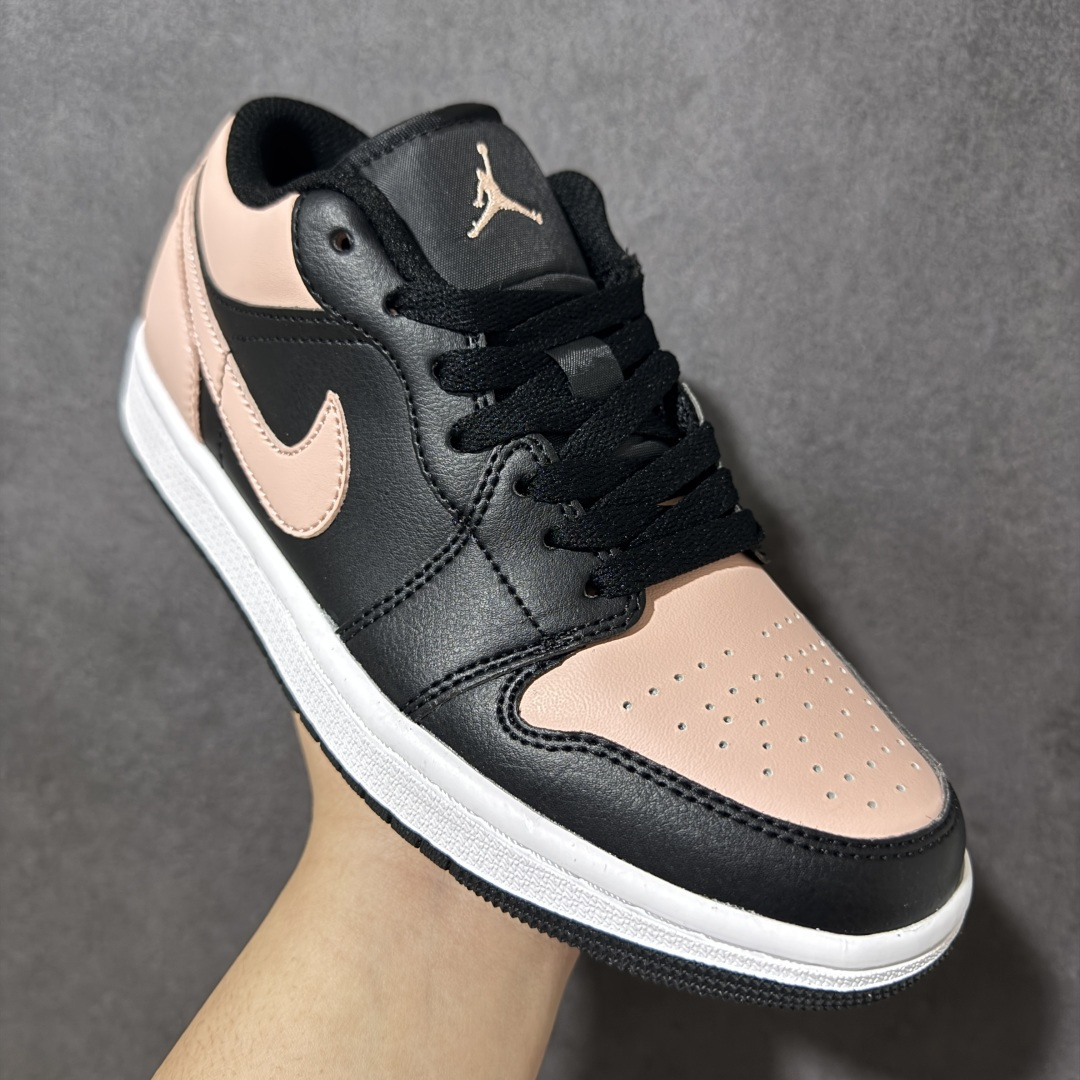 图片[3]-【H11纯原】Nike Air Jordan 1 Low SE AJ1 乔一 舒适贴合 防滑耐磨 低帮 复古篮球鞋 货号：553558-034 尺码：35.5 36 36.5 37.5 38 38.5 39 40 40.5 41 42 42.5 43 44 45 46 47.5 #H11顶级纯原 纯原外贸平台特供订单 #全套原纸板楦头开发 #原厂特供材料配套加持 #确保原汁原味 完美呈现版型 #原档数据独家私模大底 #男女鞋同步官方开发至48.5 #原装进口轻量化鞋垫 #进口港宝加持 后跟自然饱满 还原公司包裹性 #鞋面采用原装数据贴合技术 #全方位贴合包裹脚型 #鞋跟部鞋底牵引设计 #提供强大的抓地性能 #更适应不同实战场地路面-莆田鞋