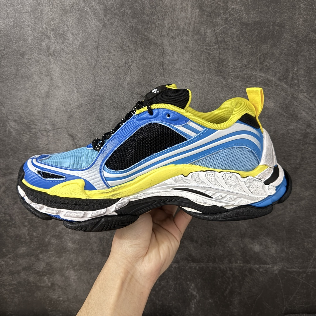 图片[2]-【VG版本】Balenciaga巴黎世家 Triple S .2 厚底系带 低帮 老爹鞋 Balenciaga是由被誉为代表二十世纪的伟大天才设计师 CristobalBalenciaga 创立的，在品牌创立的大半个世纪以来，巴黎世家一直以时尚、典雅闻名于时装界，它的主题产品有女士和男士提包、机车包、鞋子和时装，在15年王大仁卸任品牌设计师后，品牌的风格发生了翻天覆地的变化，凭借着人气超高的街头风T恤、老爹鞋等迅速霸屏各大时装周和时尚圈 货号：865849WTRS21011 尺码：35 36 37 38 39 40 41 42 43 44 45 46-选品中心