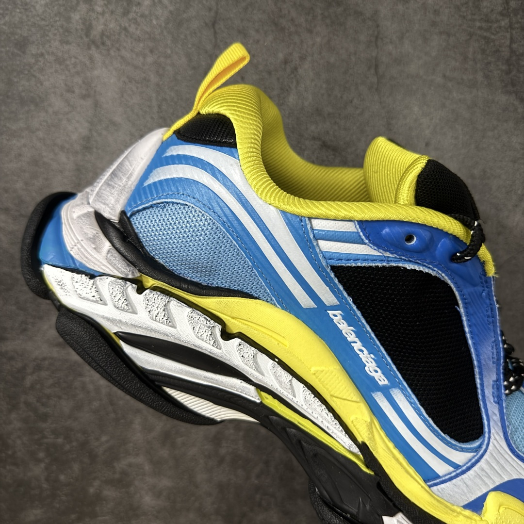 图片[7]-【VG版本】Balenciaga巴黎世家 Triple S .2 厚底系带 低帮 老爹鞋 Balenciaga是由被誉为代表二十世纪的伟大天才设计师 CristobalBalenciaga 创立的，在品牌创立的大半个世纪以来，巴黎世家一直以时尚、典雅闻名于时装界，它的主题产品有女士和男士提包、机车包、鞋子和时装，在15年王大仁卸任品牌设计师后，品牌的风格发生了翻天覆地的变化，凭借着人气超高的街头风T恤、老爹鞋等迅速霸屏各大时装周和时尚圈 货号：865849WTRS21011 尺码：35 36 37 38 39 40 41 42 43 44 45 46-选品中心