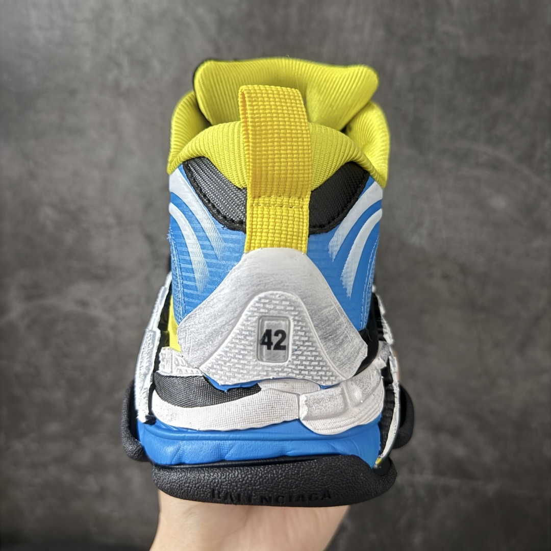 图片[4]-【VG版本】Balenciaga巴黎世家 Triple S .2 厚底系带 低帮 老爹鞋 Balenciaga是由被誉为代表二十世纪的伟大天才设计师 CristobalBalenciaga 创立的，在品牌创立的大半个世纪以来，巴黎世家一直以时尚、典雅闻名于时装界，它的主题产品有女士和男士提包、机车包、鞋子和时装，在15年王大仁卸任品牌设计师后，品牌的风格发生了翻天覆地的变化，凭借着人气超高的街头风T恤、老爹鞋等迅速霸屏各大时装周和时尚圈 货号：865849WTRS21011 尺码：35 36 37 38 39 40 41 42 43 44 45 46-选品中心