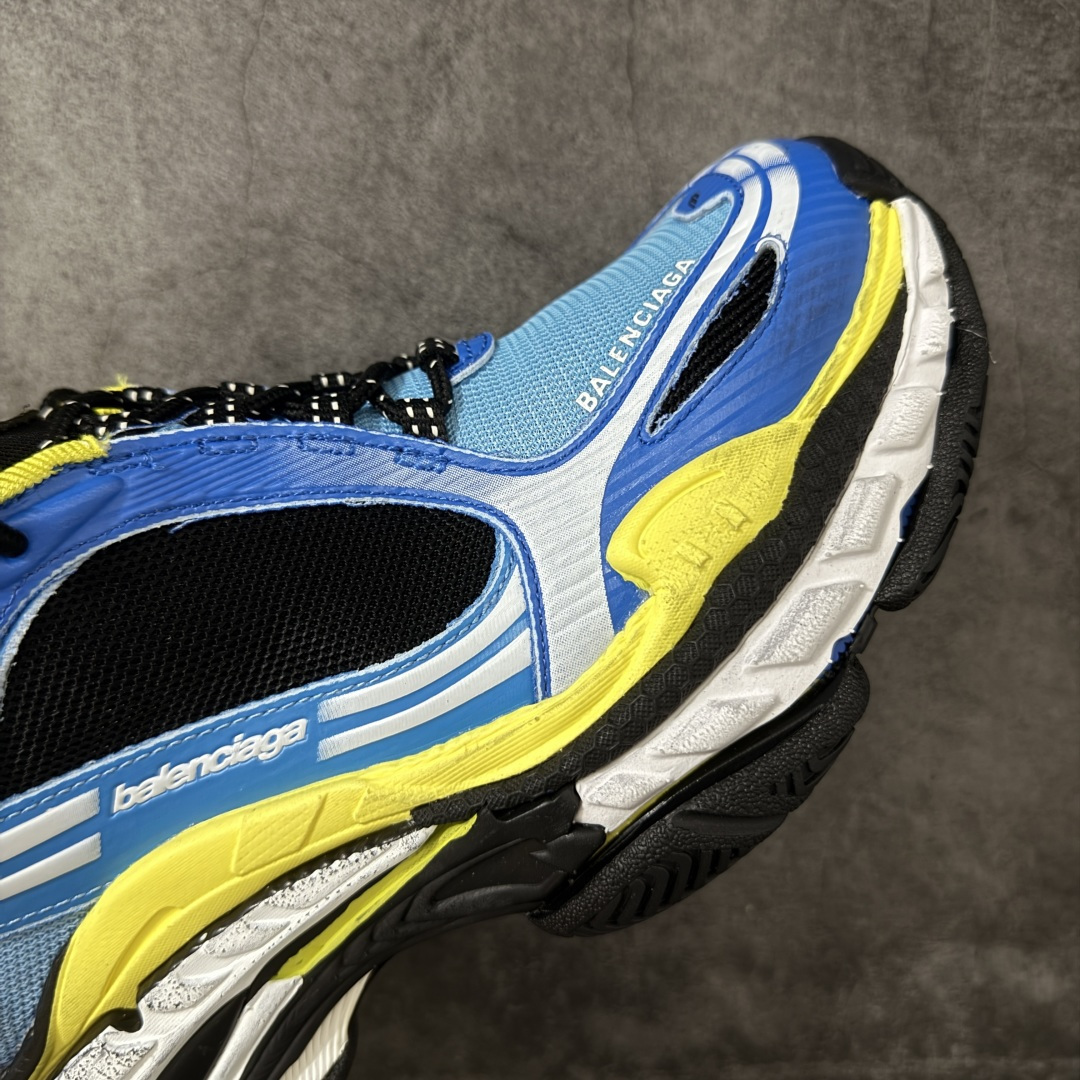图片[6]-【VG版本】Balenciaga巴黎世家 Triple S .2 厚底系带 低帮 老爹鞋 Balenciaga是由被誉为代表二十世纪的伟大天才设计师 CristobalBalenciaga 创立的，在品牌创立的大半个世纪以来，巴黎世家一直以时尚、典雅闻名于时装界，它的主题产品有女士和男士提包、机车包、鞋子和时装，在15年王大仁卸任品牌设计师后，品牌的风格发生了翻天覆地的变化，凭借着人气超高的街头风T恤、老爹鞋等迅速霸屏各大时装周和时尚圈 货号：865849WTRS21011 尺码：35 36 37 38 39 40 41 42 43 44 45 46-选品中心