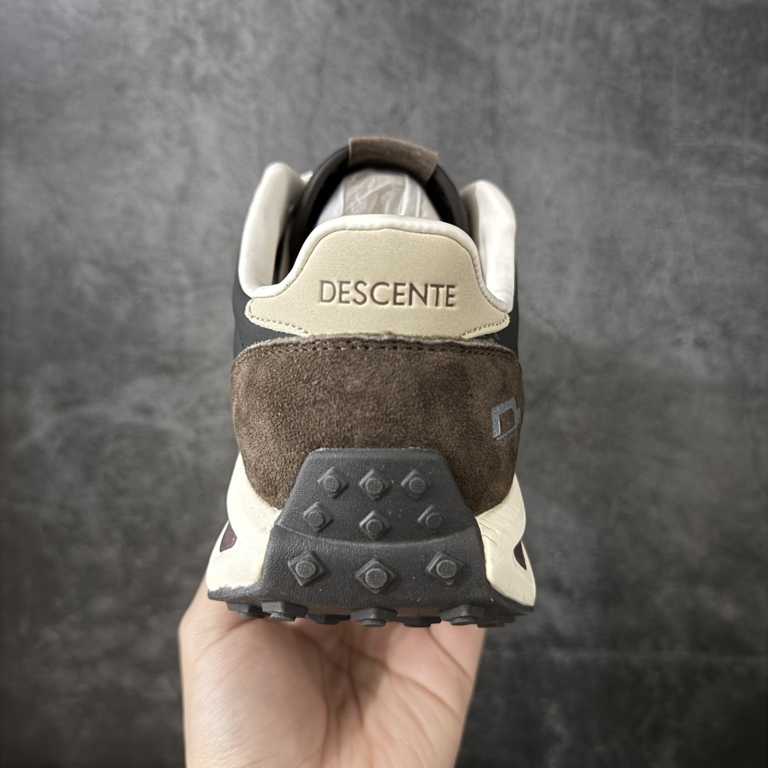 图片[4]-【公司级】迪桑特DESCENTE Chron TRAINER 运动简约 低帮 生活休闲鞋 DESCENTE（迪桑特）创立于1935年，品牌名取自法语词汇，意为“滑降”。品牌箭头标识代表滑雪的三种技术“高速直线滑行”、“穿越”和“侧滑”，也寓意品牌在打造高端专业运动产品中不断追求完美的创新精神，致力于成为中国高端专业滑雪、综训、女子、铁人三项、高尔夫的第一品牌。 尺码：36 36.5 37 38 38.5 39 40 40.5 41 42 42.5 43 44 44.5 45-选品中心