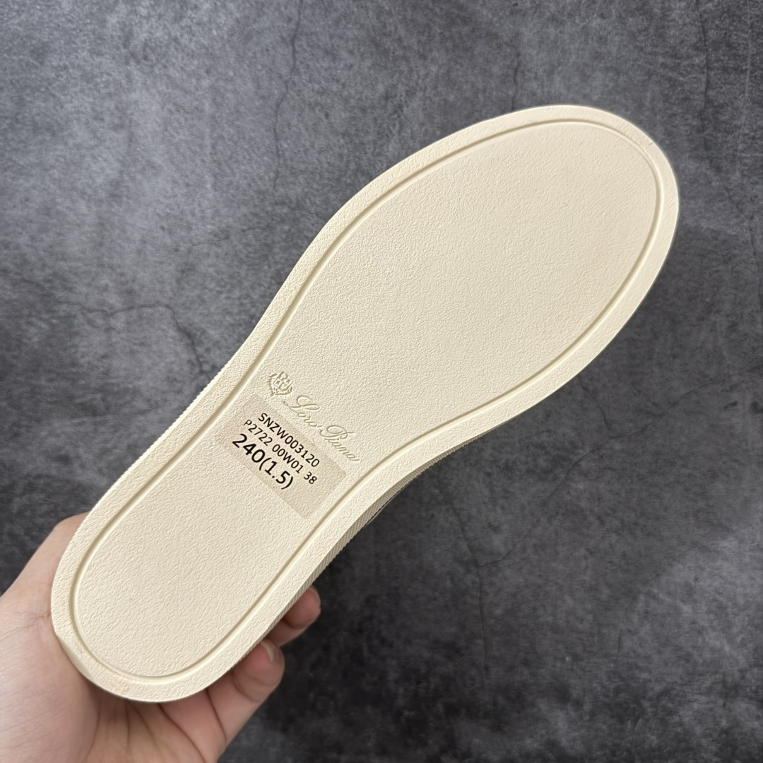 图片[9]-【莞产纯原】Loro Piana Nantucket Walk 圆头系带 低帮 帆布鞋 莞产顶级版本高级包装 老钱帆布鞋 关于鞋的审美和选择也是一种自我表达26年春夏新款系列，春夏刚好是穿帆布鞋的季节，上脚休闲时髦又老钱，帆布并不就代表廉价抵挡呀，随性自如地融入日常，高阶审美的哦 真皮中底，鞋底一圈上线不开胶。 面料：帆布 内里：纯棉布 鞋垫：亚麻 牛皮中底 货号：FAN8505K468 尺码：35-44-选品中心