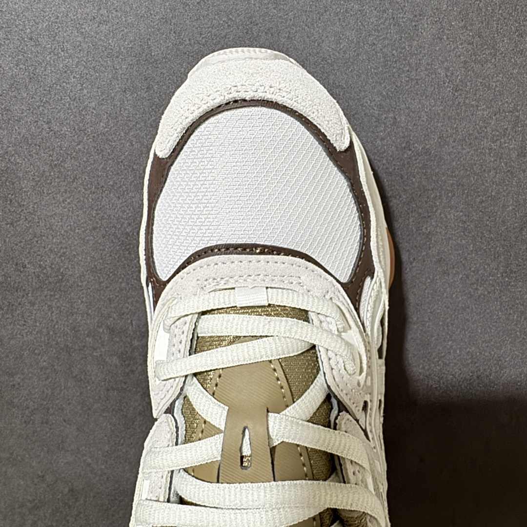 图片[5]-【公司级】Asics Gel-NYC 亚瑟士运动休闲透气专业跑鞋 1203A739-251   鞋面采用反绒皮与网布拼接 透气舒适兼具休闲时尚 结合简明的配色 展现品牌的传承及引领复古流行的主题 虎爪造型的LOGO  #鞋身稳定包裹系统 支撑鞋身 经典宽大鞋型配备防偏移设计提升包裹性 穿着舒适鞋面透气孔设计 提供透气性  尺码：36 37 37.5 38 39 39.5 40 40.5 41.5 42 42.5 43.5 44 45 46 47-选品中心
