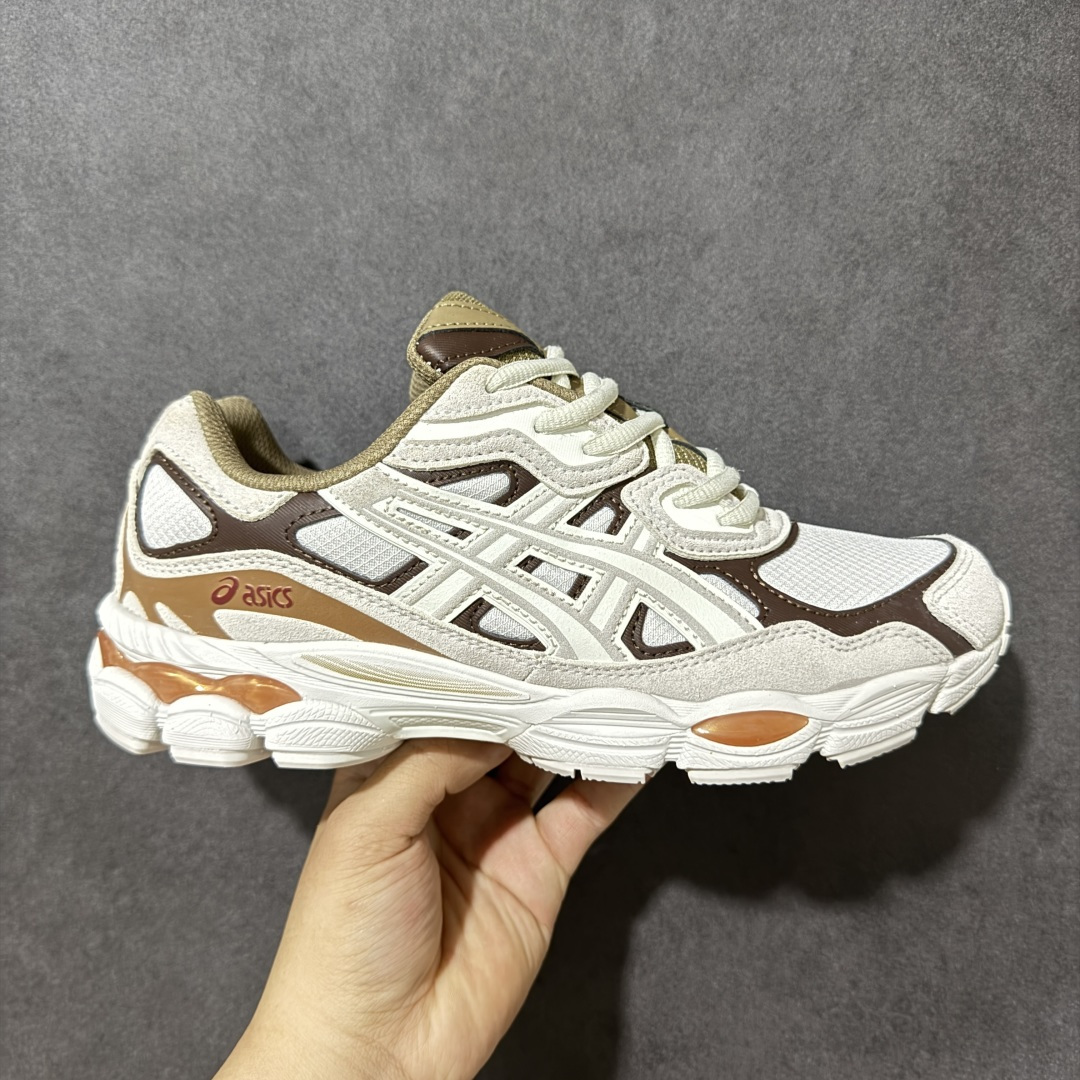 【公司级】Asics Gel-NYC 亚瑟士运动休闲透气专业跑鞋 1203A739-251   鞋面采用反绒皮与网布拼接 透气舒适兼具休闲时尚 结合简明的配色 展现品牌的传承及引领复古流行的主题 虎爪造型的LOGO  #鞋身稳定包裹系统 支撑鞋身 经典宽大鞋型配备防偏移设计提升包裹性 穿着舒适鞋面透气孔设计 提供透气性  尺码：36 37 37.5 38 39 39.5 40 40.5 41.5 42 42.5 43.5 44 45 46 47-选品中心