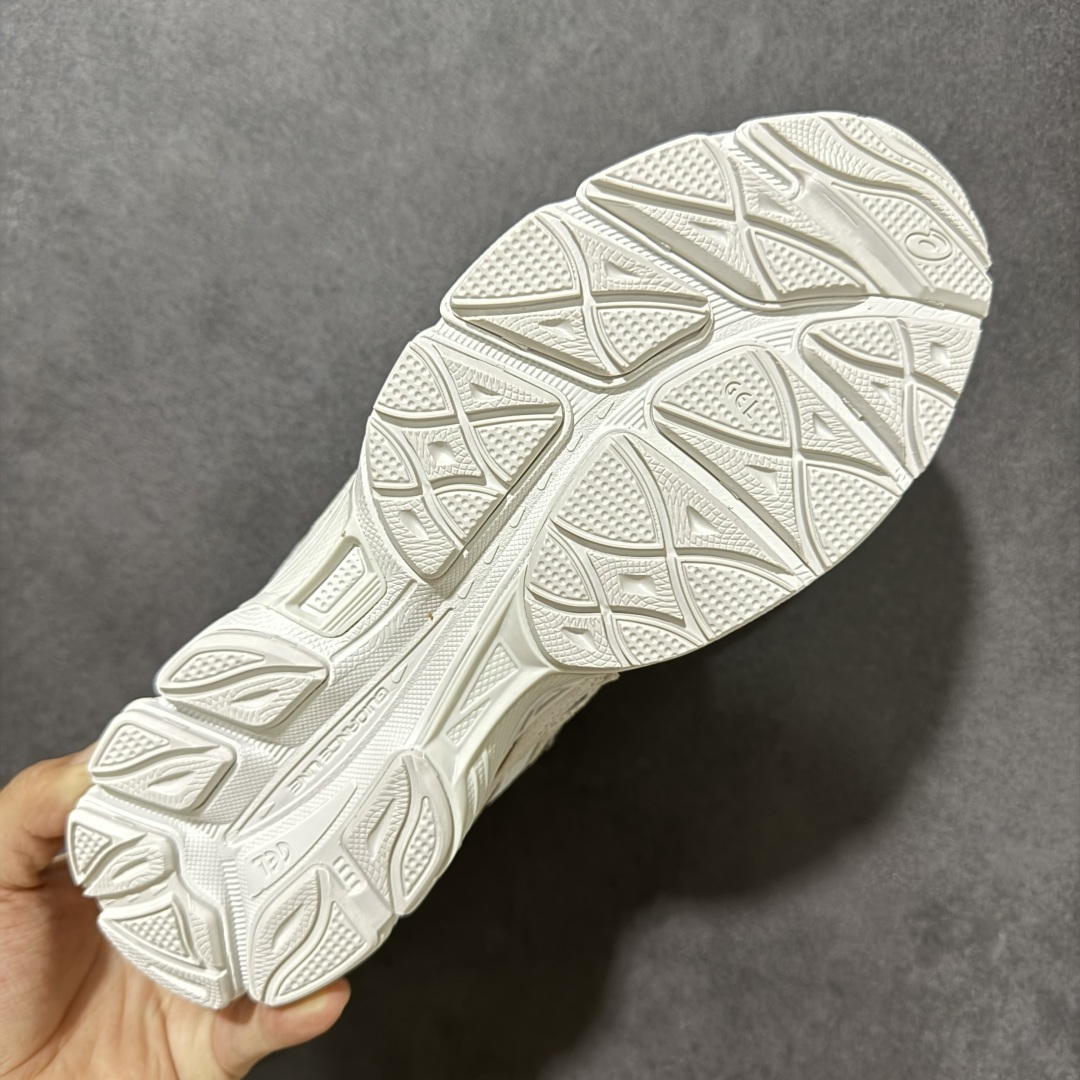 图片[9]-【公司级】Asics Gel-NYC 亚瑟士运动休闲透气专业跑鞋 1203A739-251   鞋面采用反绒皮与网布拼接 透气舒适兼具休闲时尚 结合简明的配色 展现品牌的传承及引领复古流行的主题 虎爪造型的LOGO  #鞋身稳定包裹系统 支撑鞋身 经典宽大鞋型配备防偏移设计提升包裹性 穿着舒适鞋面透气孔设计 提供透气性  尺码：36 37 37.5 38 39 39.5 40 40.5 41.5 42 42.5 43.5 44 45 46 47-选品中心