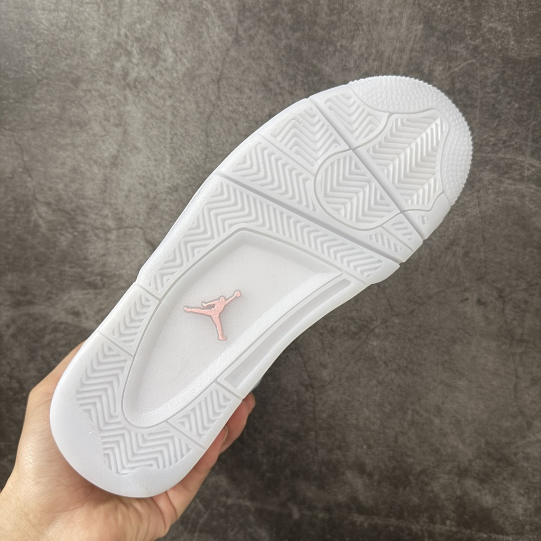 图片[9]-【新DT版】Air Jordan AJ4 Retro Valentine\’s Day 情人节彩蛋 IB7068-100 原厂头层皮料 全新升级改良 原鞋原楦原纸板同源开发 完美呈现乔4的版型 内侧正确双色网格 还原细节 正确气垫颜色 正确网格工艺 正确拉帮工艺 全鞋原装材料制作 原档案原模具打造 支持全方位与正品对比 尺码：35.5 36 36.5 37.5 38 38.5 39 40-选品中心