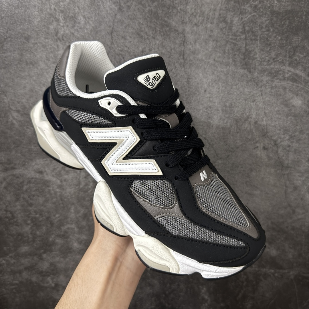 图片[3]-【纯原版】 New Balance NB9060 联名款 复古休闲运动慢跑鞋 U9060510 全套原楦原纸板原厂数据开发 进口三明治网面 原装进口翻毛皮料正确绒感卡色 正确中底拉帮中底网布细节 原厂标裁 带紫光防伪 定制后跟透明水晶模块 冲裁组合 大底贴合程度胶水上色把控完美 整洁度挑战全网艺术家 多道序QC把关品质完善 匠心打造 耗时两个月开发完成 工艺极其复杂难度可想而知 新开独立私模大底 全网唯一正确六层组合大底 高端零售专供产物 尺码：36 37 37.5 38 38.5 39 40 40.5 41 42 42.5 43 44 45 46.5-选品中心