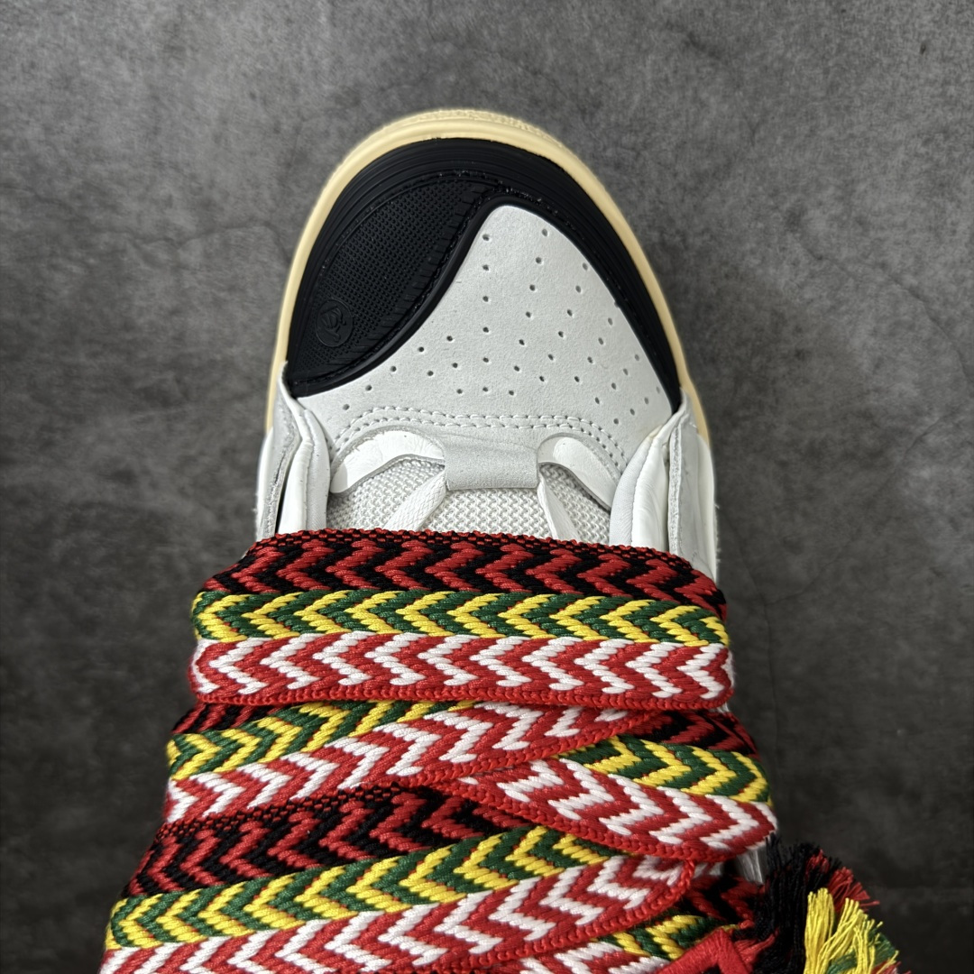 图片[5]-【OG纯原版】 Lanvin Leather Curb Sneakers 浪凡面包鞋 现货 原版1：1开模重工艺制作 面料采用进口牛磨砂➕环保牛反绒➕金钢网织物 内里柔软透气太空棉面料 原版开模双色TPU大底 顶级品质 区别市场流通其他货品 Leather是一款灵感源自90年代的运动鞋 设计自信 尺寸夸张 这款鞋由纳帕小牛皮、翻毛皮和网眼布制成 圆润的外形、加垫的鞋舌和弯曲的金属孔眼使这款精心打造的鞋格外舒适 尺码：35-46-选品中心